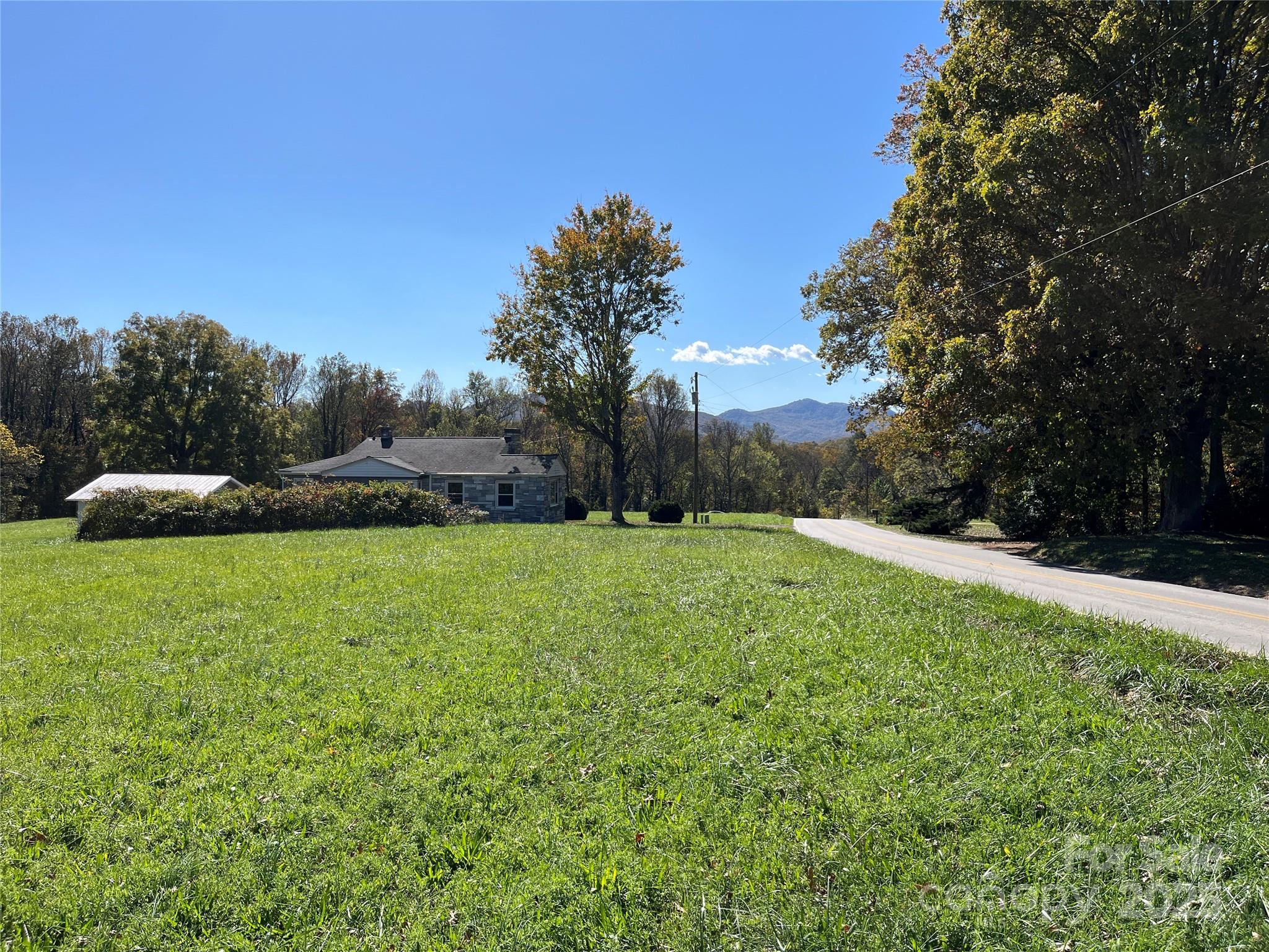 180 Holbrook Road Property Photo 7