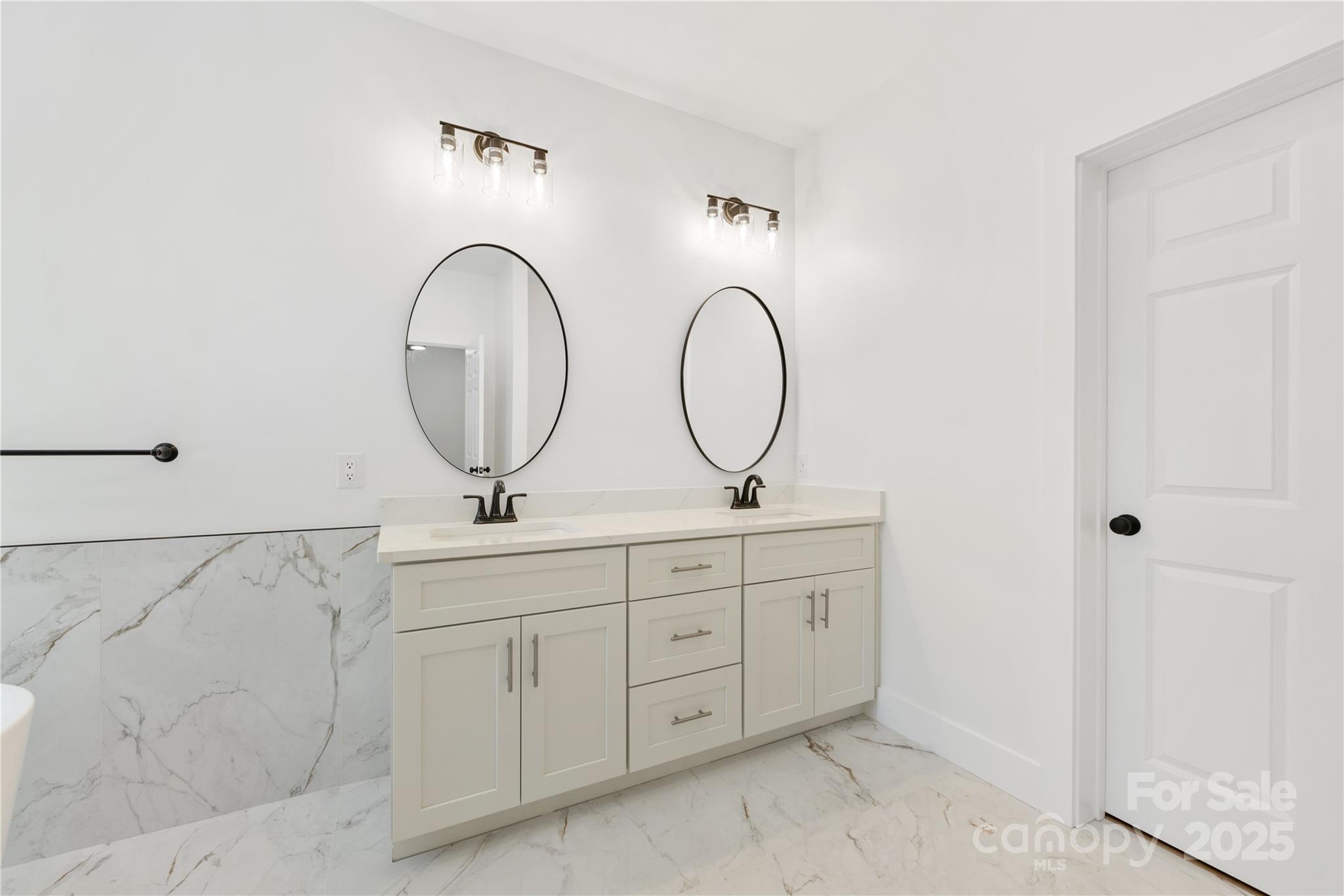 1871 Lynmore Drive Property Photo 13