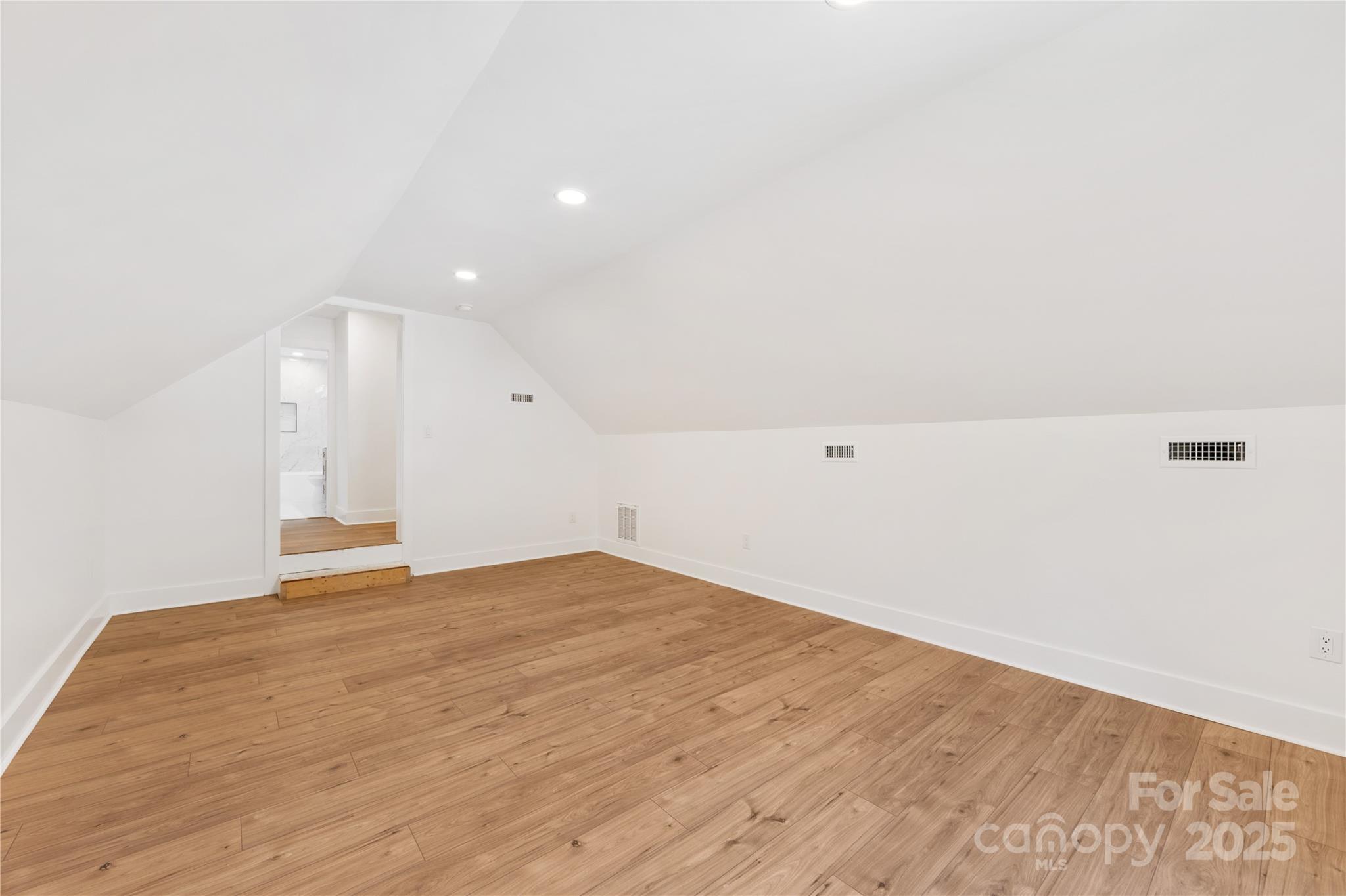 1871 Lynmore Drive Property Photo 27