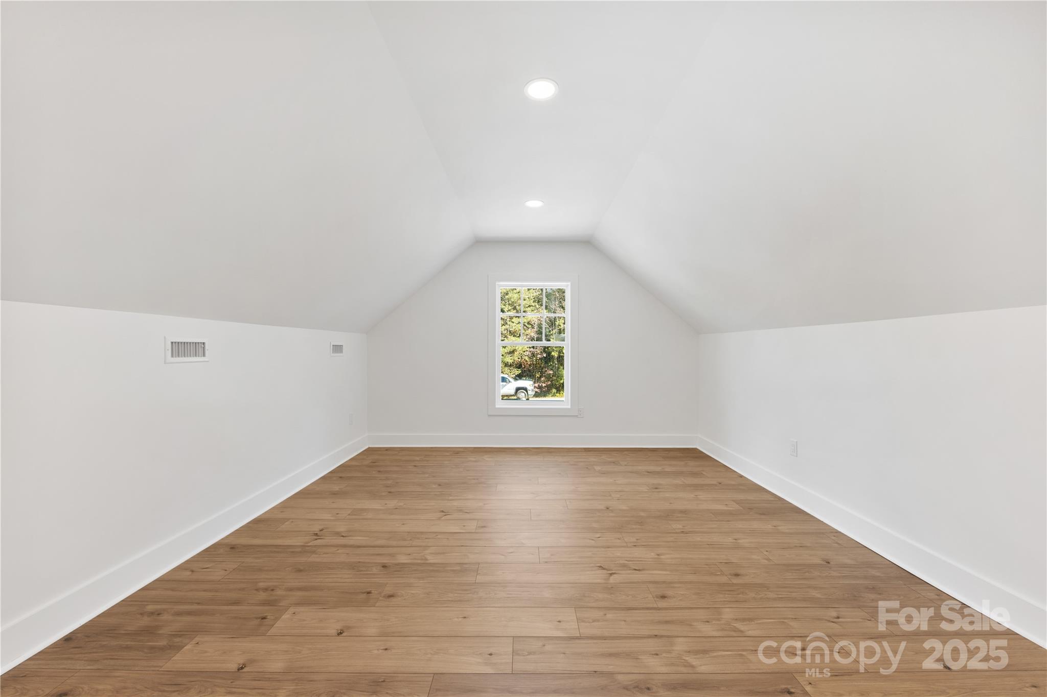 1871 Lynmore Drive Property Photo 35