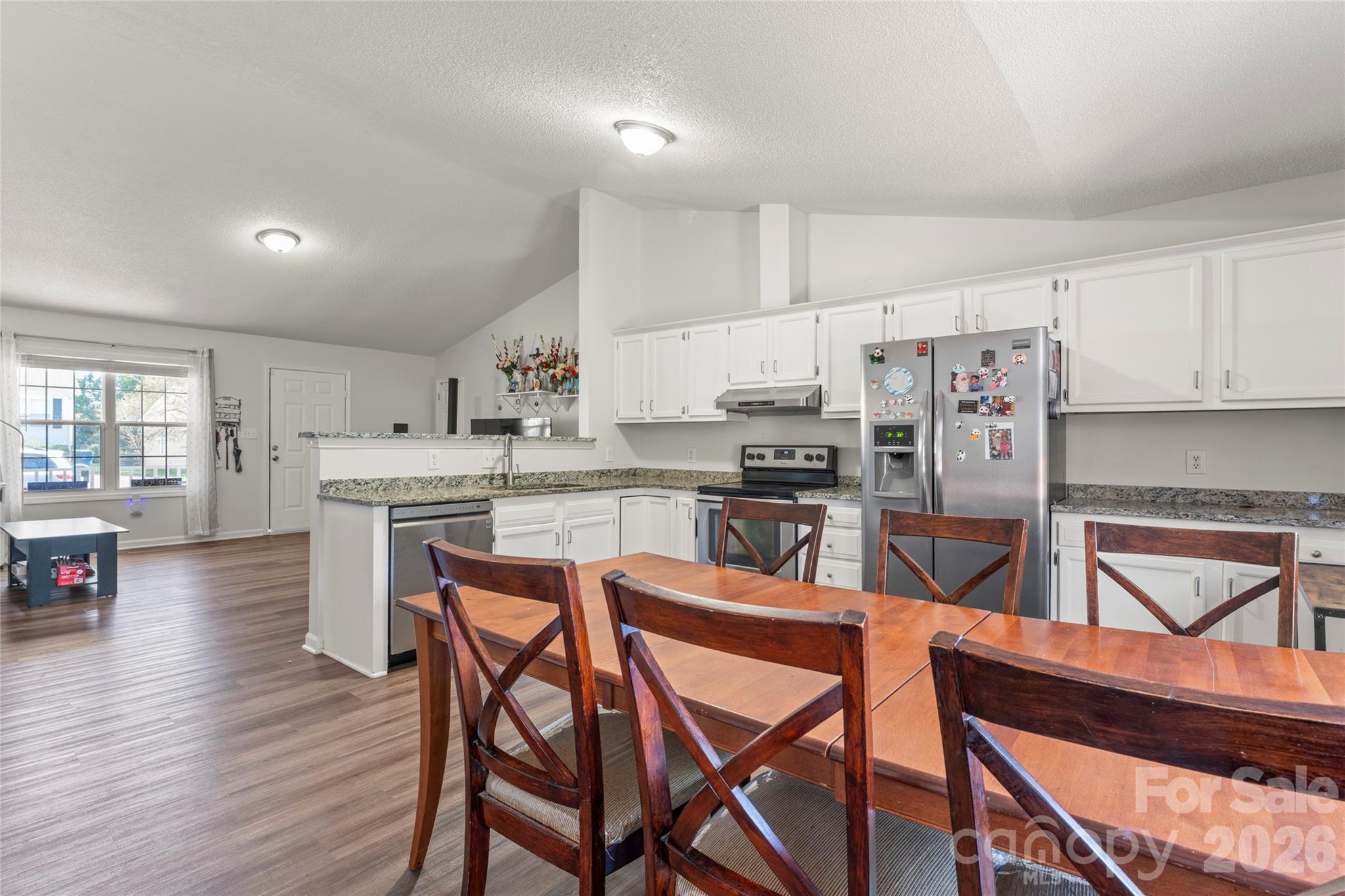 1009 Braxton Drive Property Photo 4