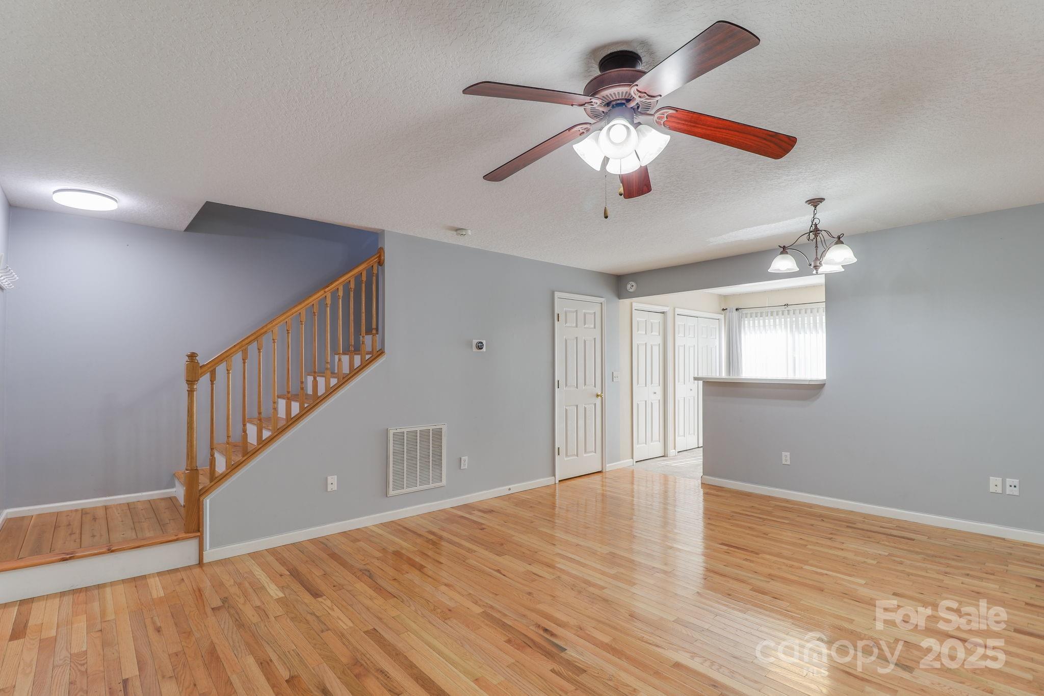 16 Aberdeen Drive Property Photo 2