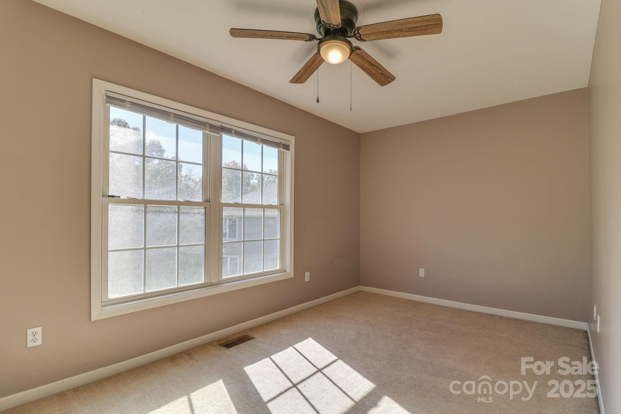 16 Aberdeen Drive Property Photo 6