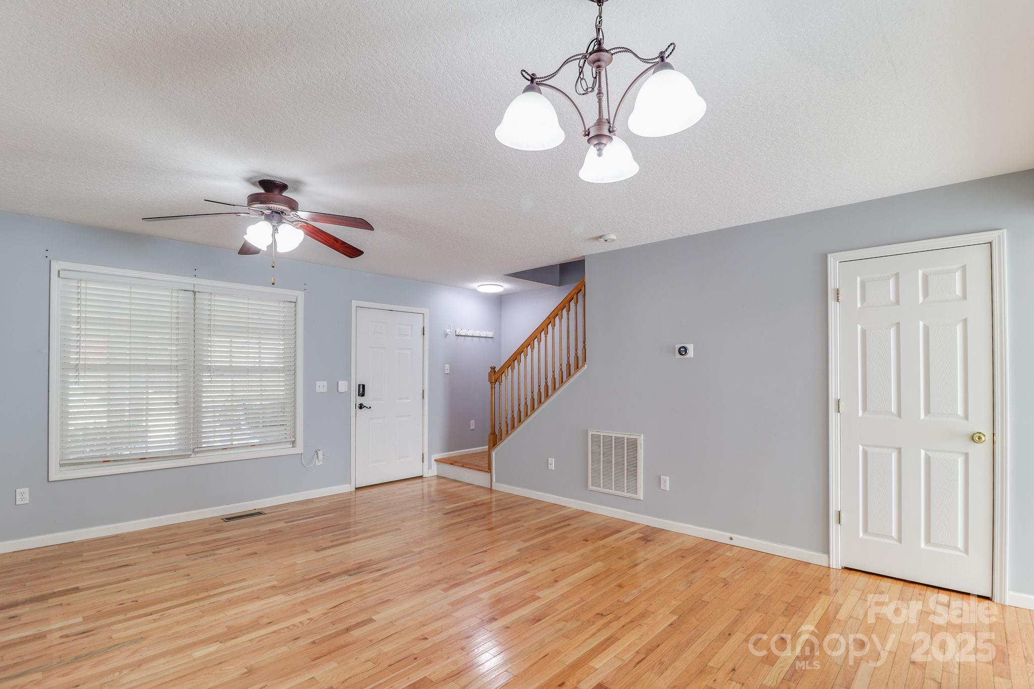 16 Aberdeen Drive Property Photo 8