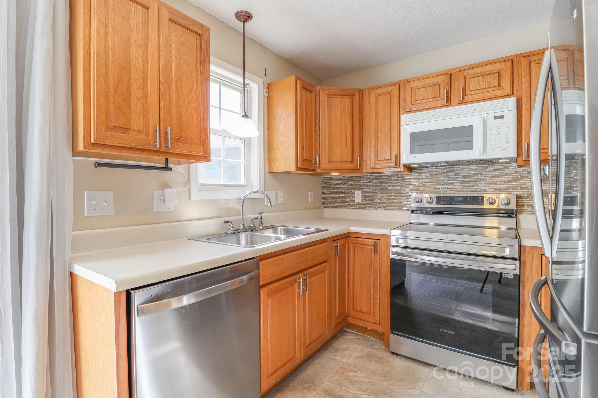 16 Aberdeen Drive Property Photo 10
