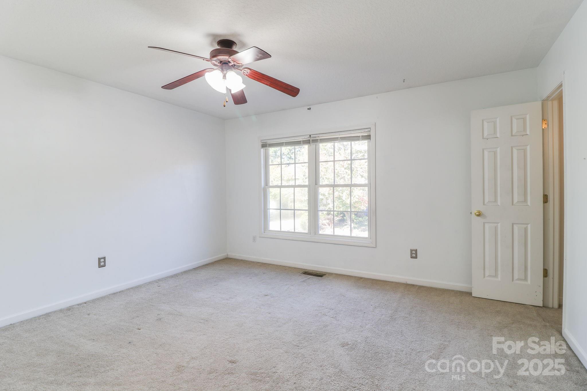 16 Aberdeen Drive Property Photo 20
