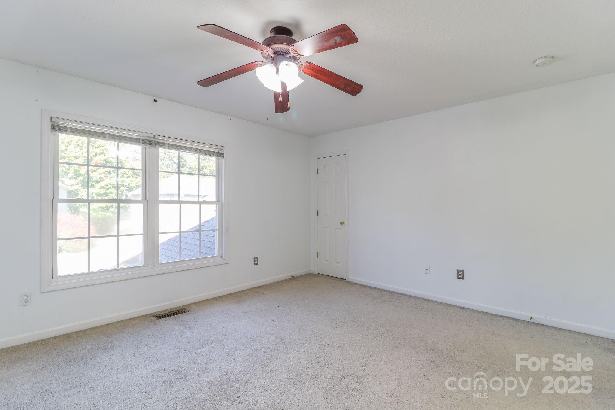 16 Aberdeen Drive Property Photo 23