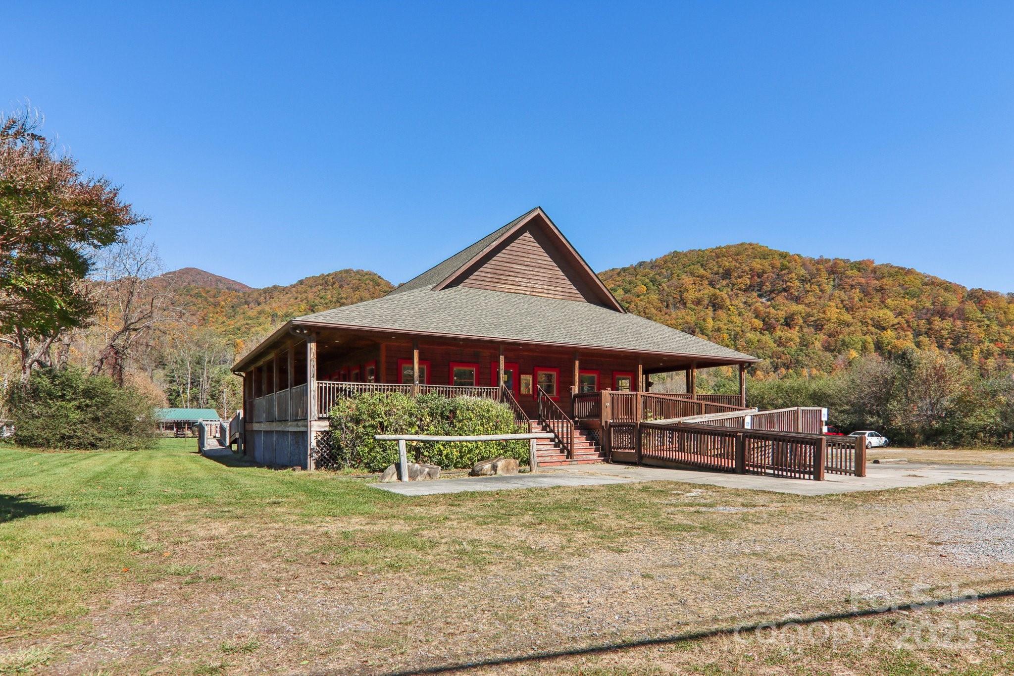 3434 Soco Road Property Photo 5