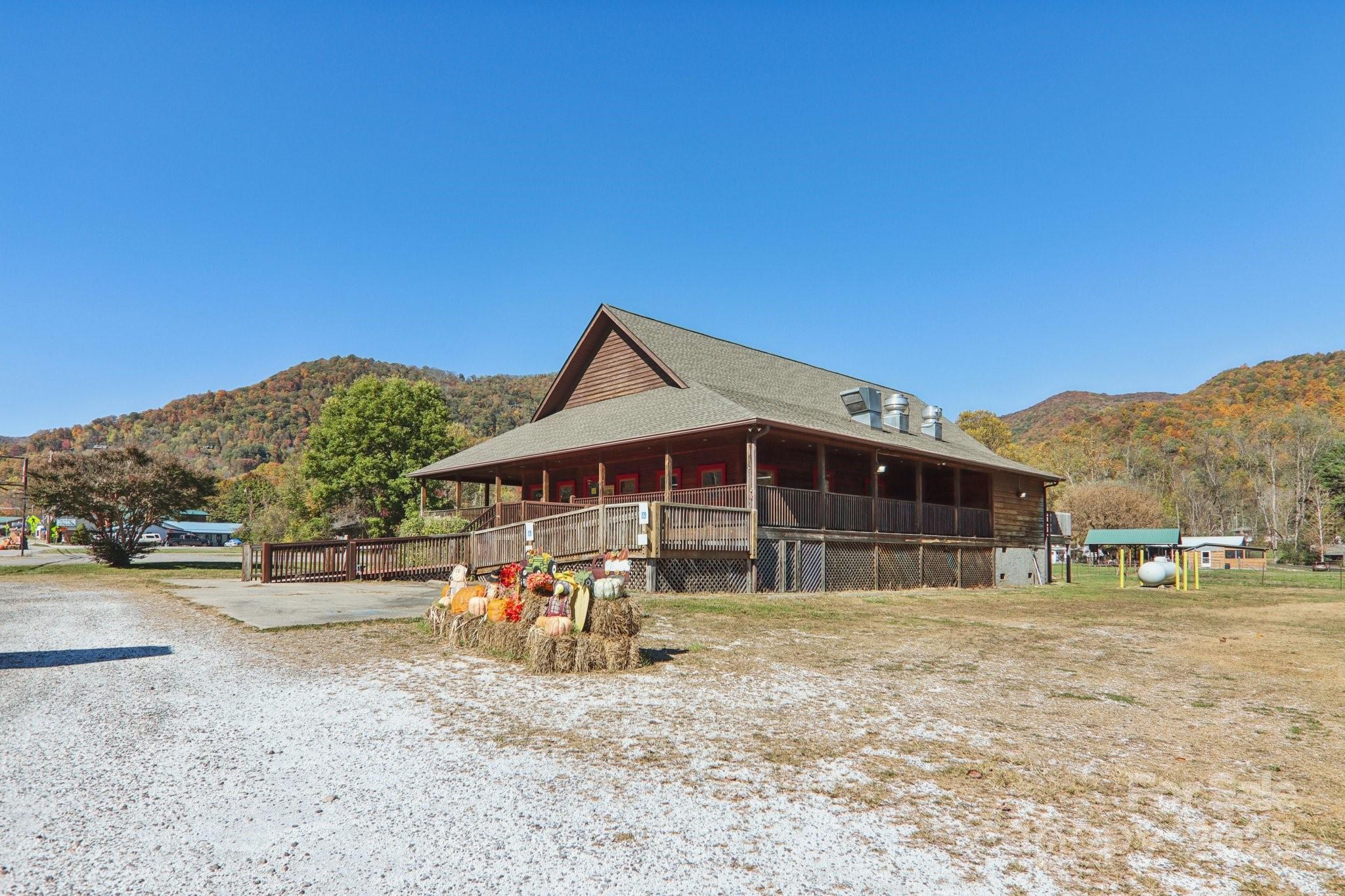 3434 Soco Road Property Photo 6