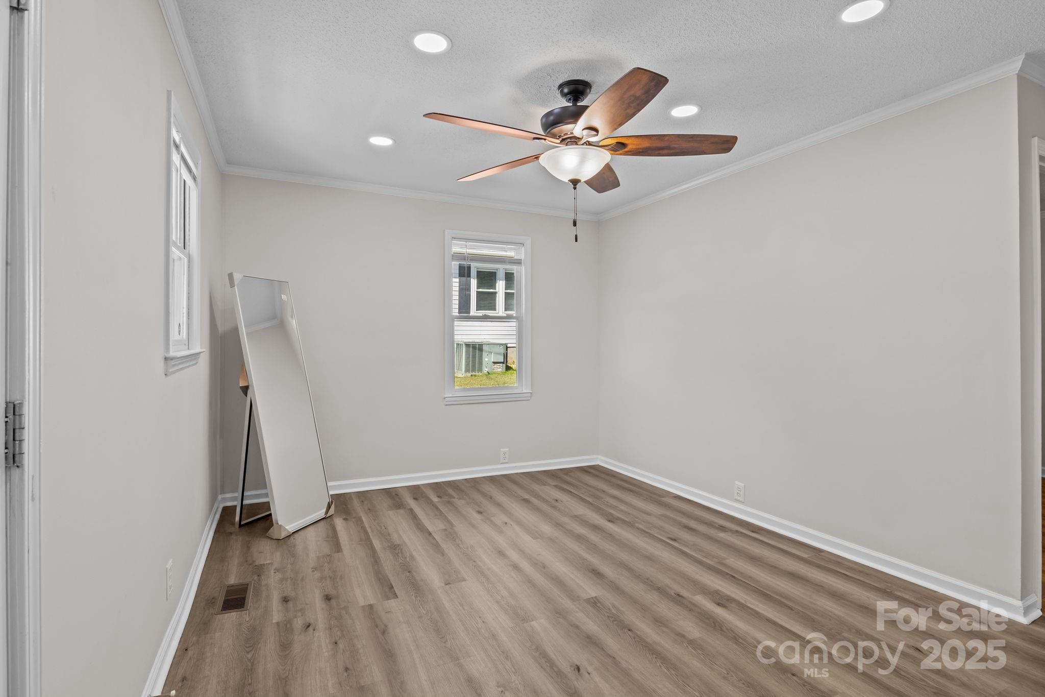 1004 Plymouth Street Property Photo 8