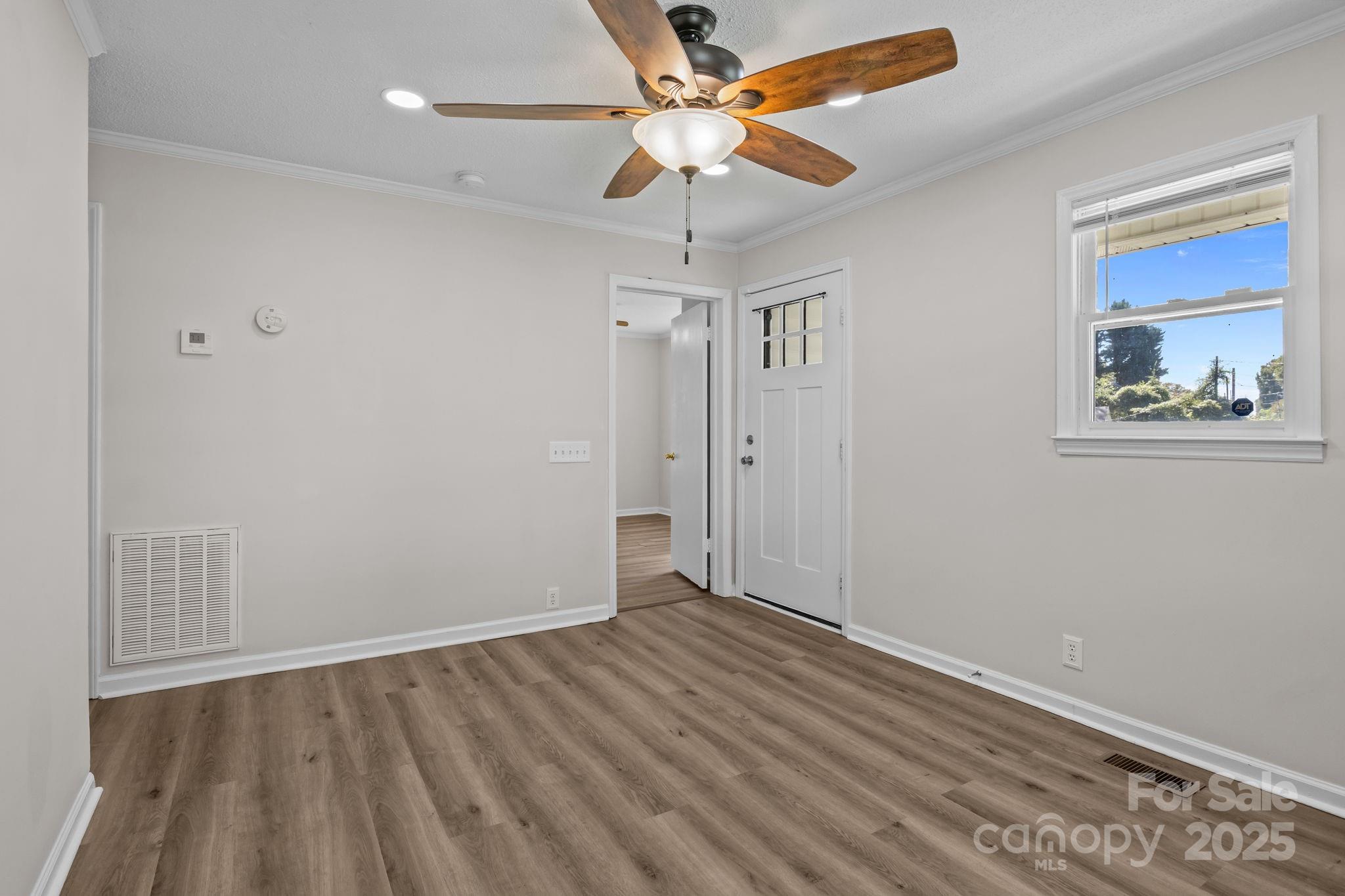 1004 Plymouth Street Property Photo 10