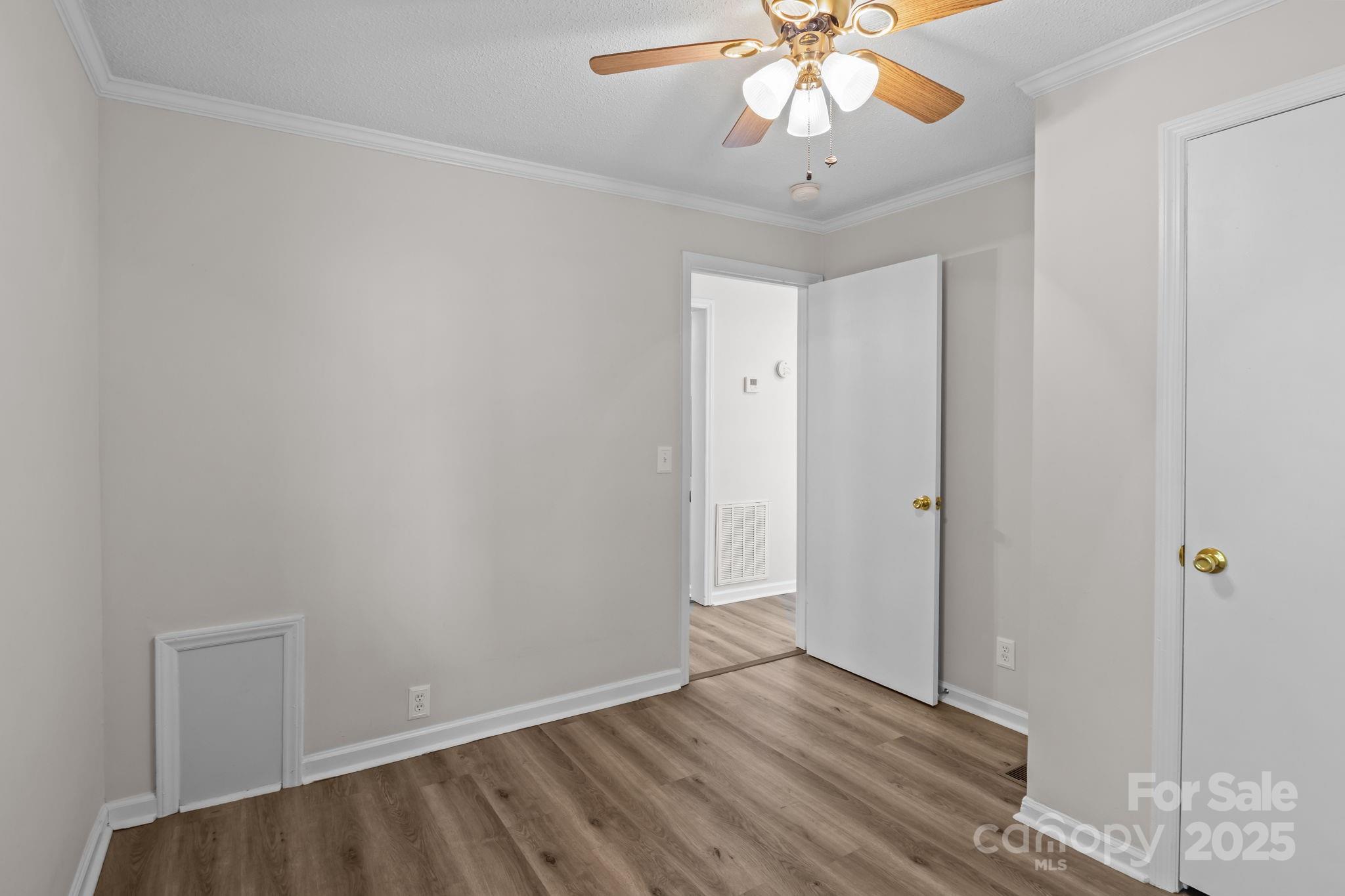 1004 Plymouth Street Property Photo 12