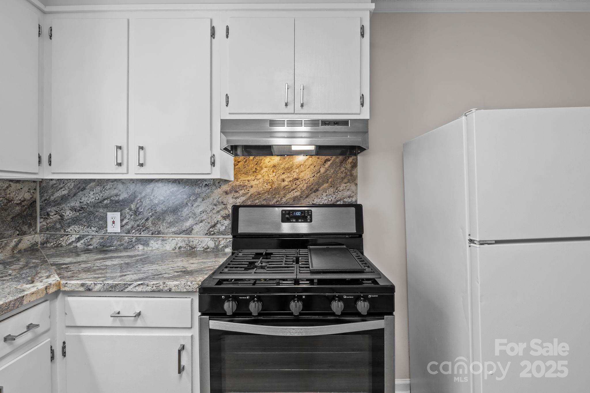 1004 Plymouth Street Property Photo 18