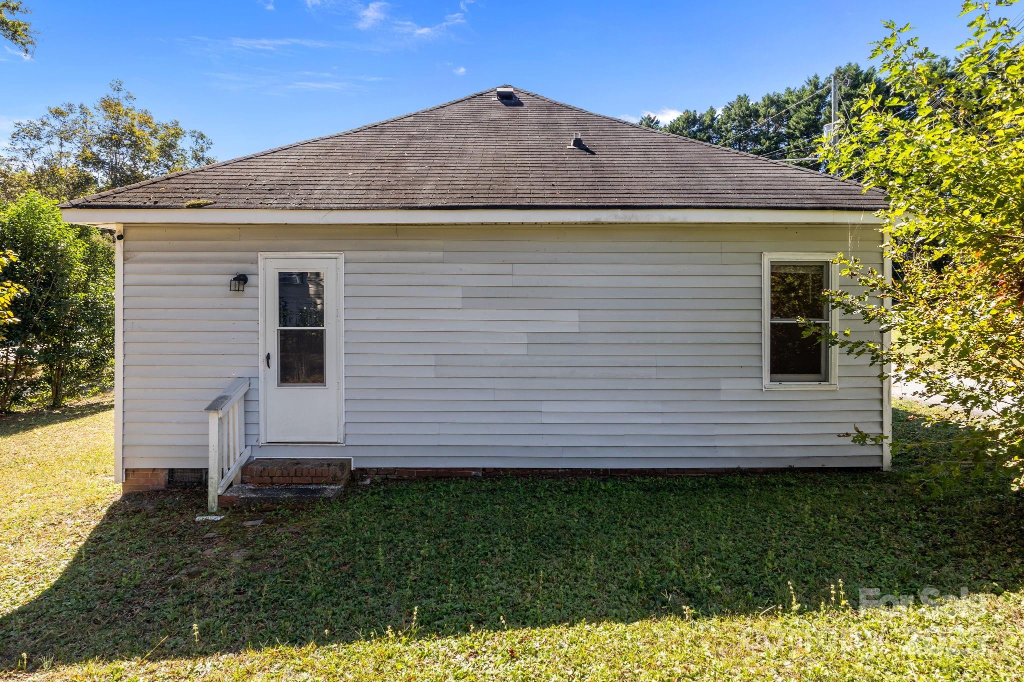 1004 Plymouth Street Property Photo 25