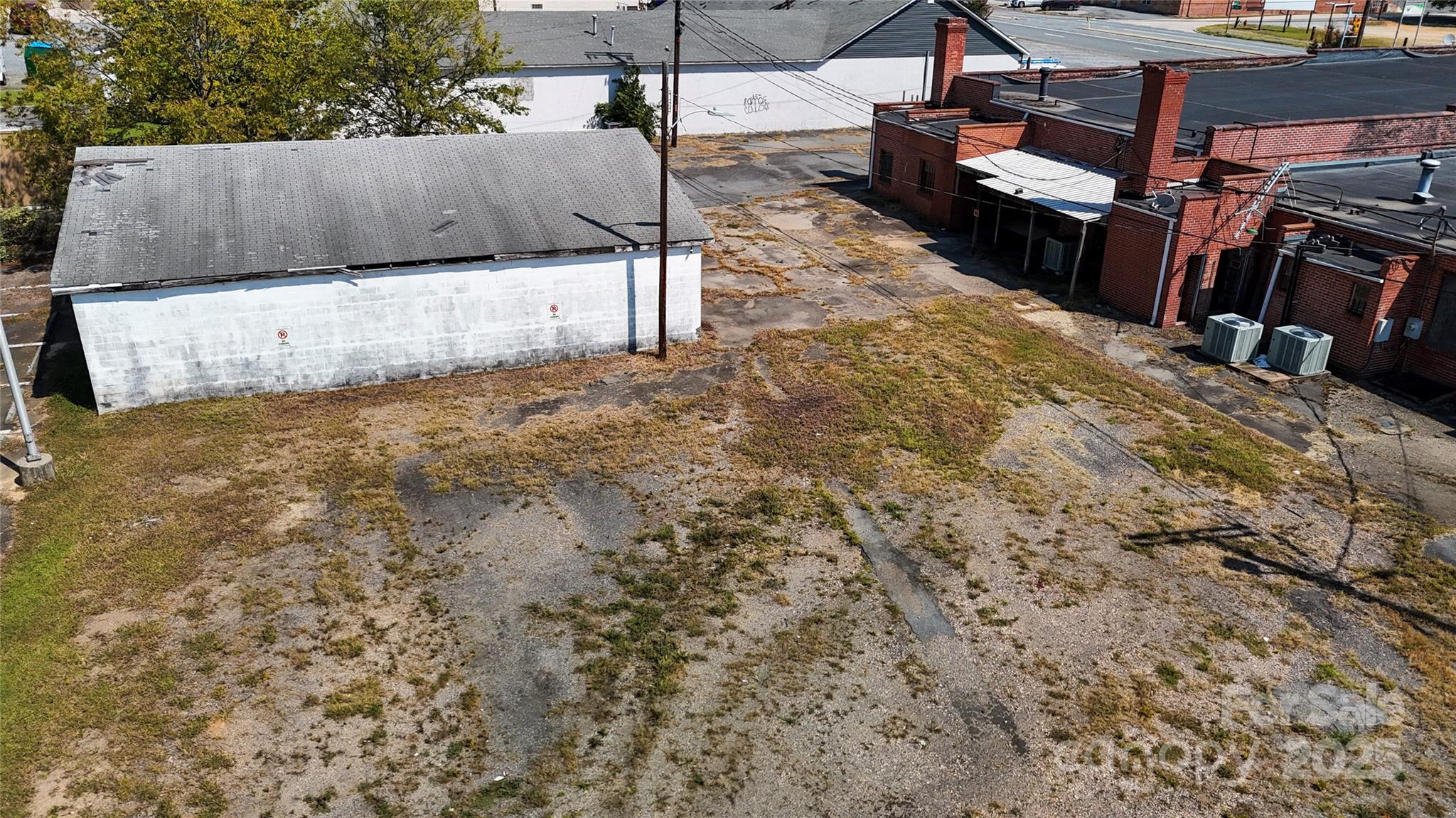 655, 651 N Cannon Boulevard Property Photo 4