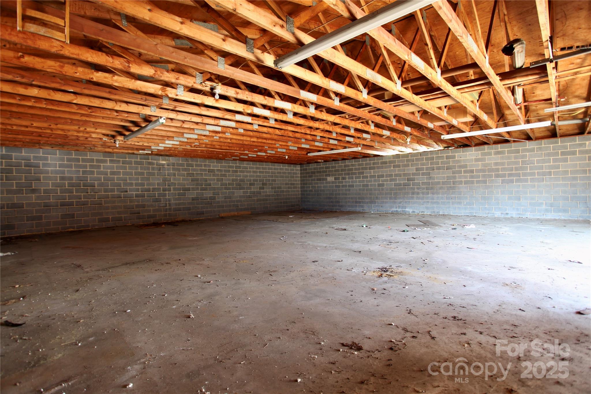 655, 651 N Cannon Boulevard Property Photo 14