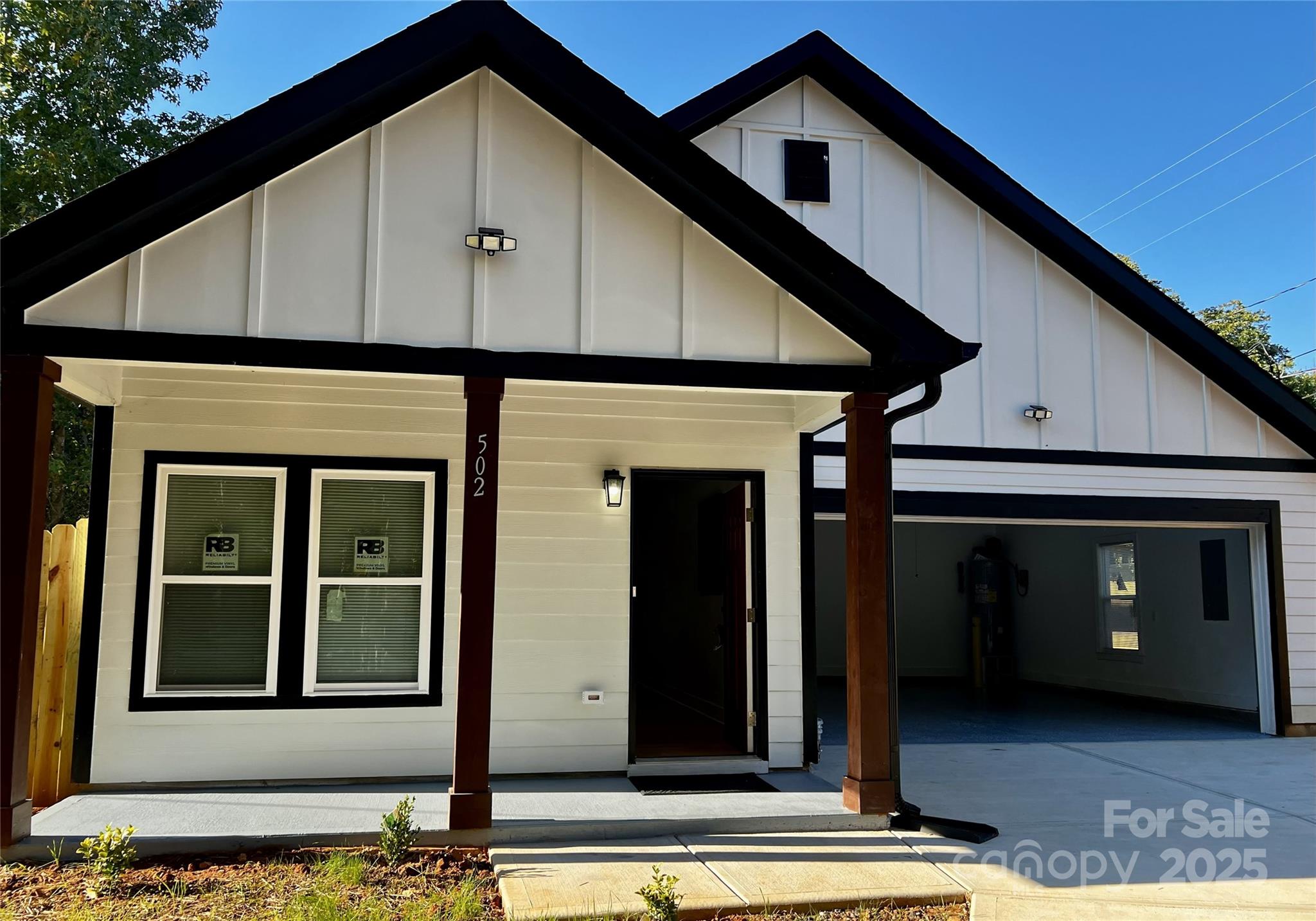 502 S Skyland Drive Property Photo 1