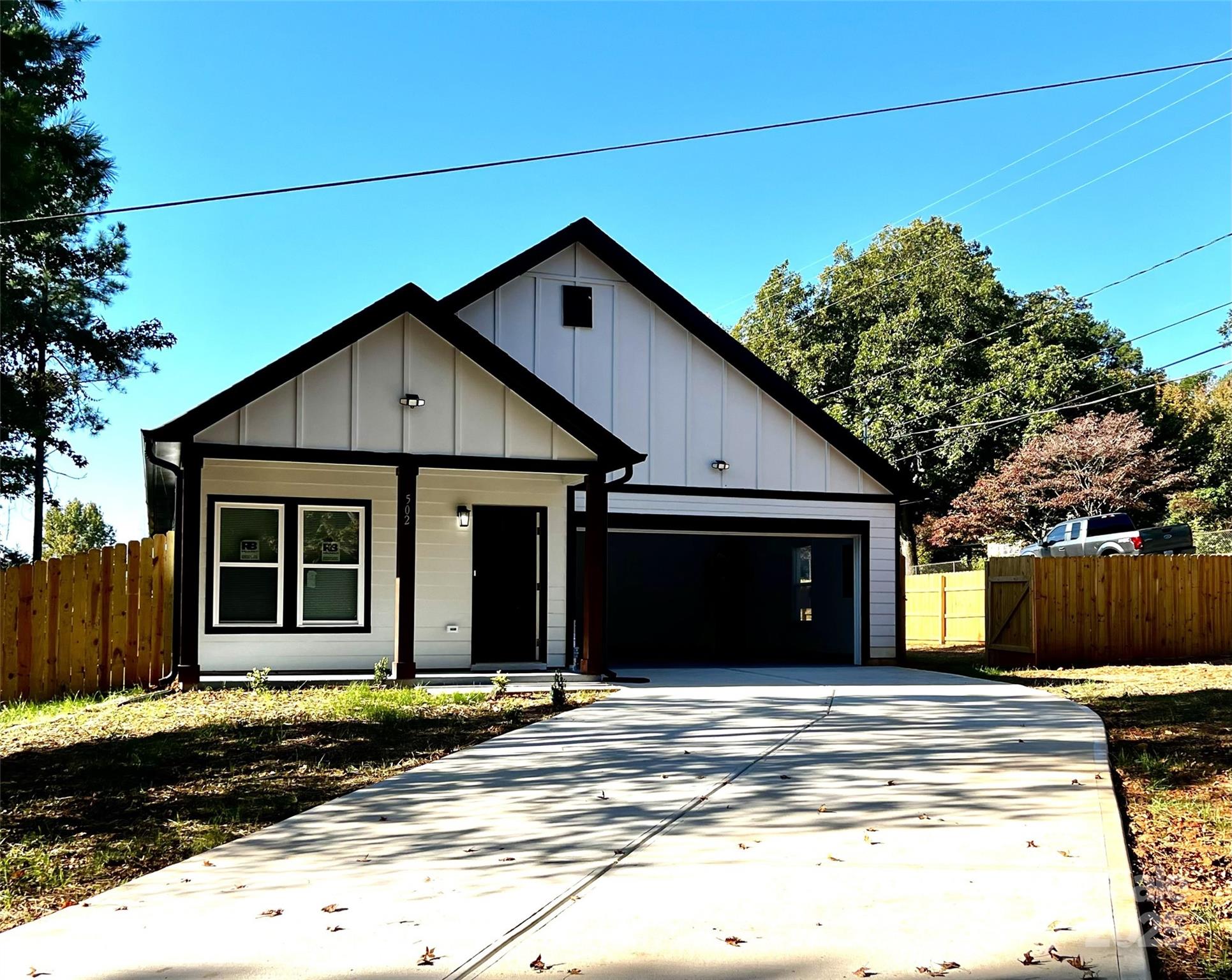 502 S Skyland Drive Property Photo 2