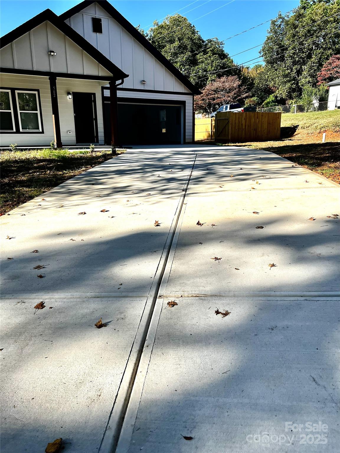 502 S Skyland Drive Property Photo 3