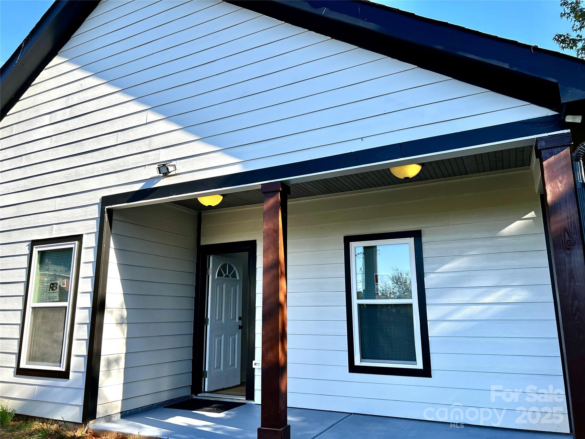 502 S Skyland Drive Property Photo 4