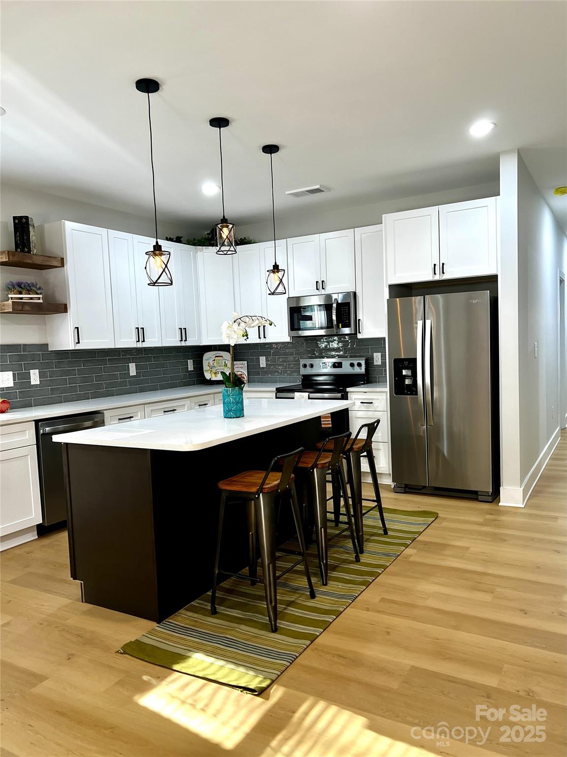 502 S Skyland Drive Property Photo 5