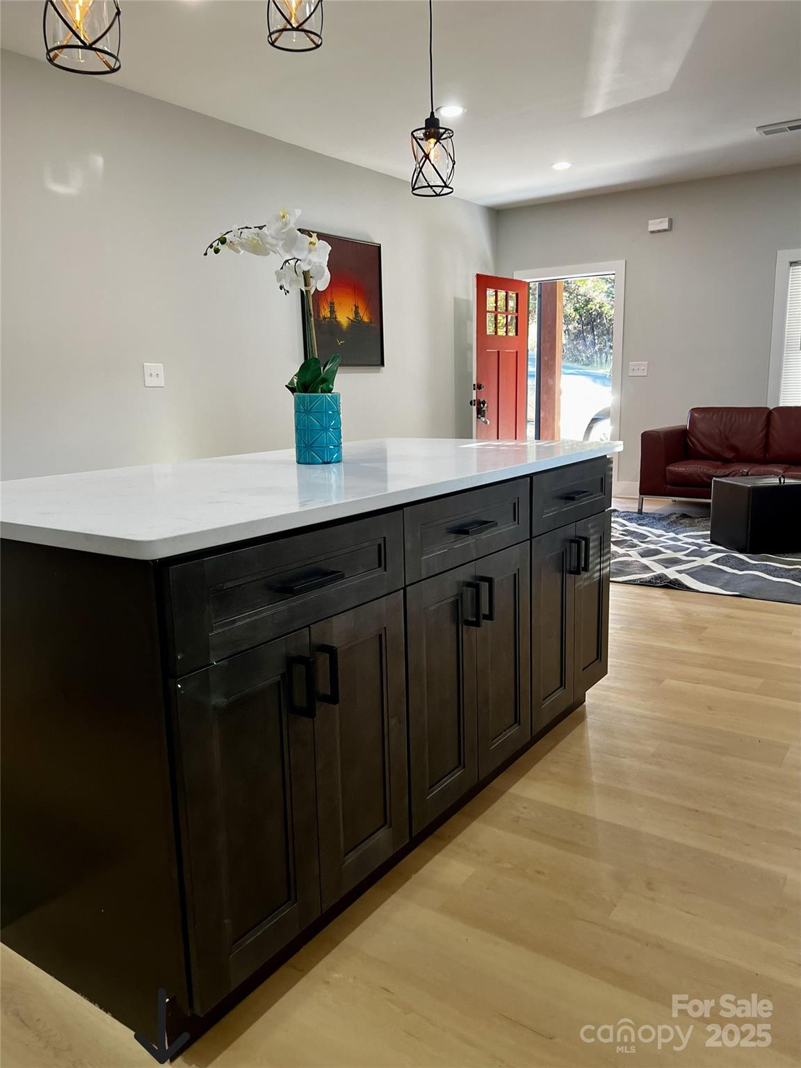 502 S Skyland Drive Property Photo 6