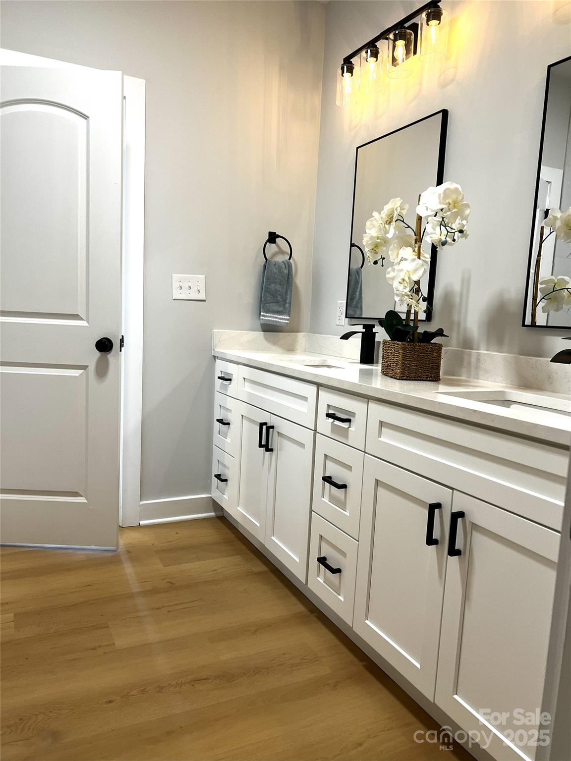 502 S Skyland Drive Property Photo 14