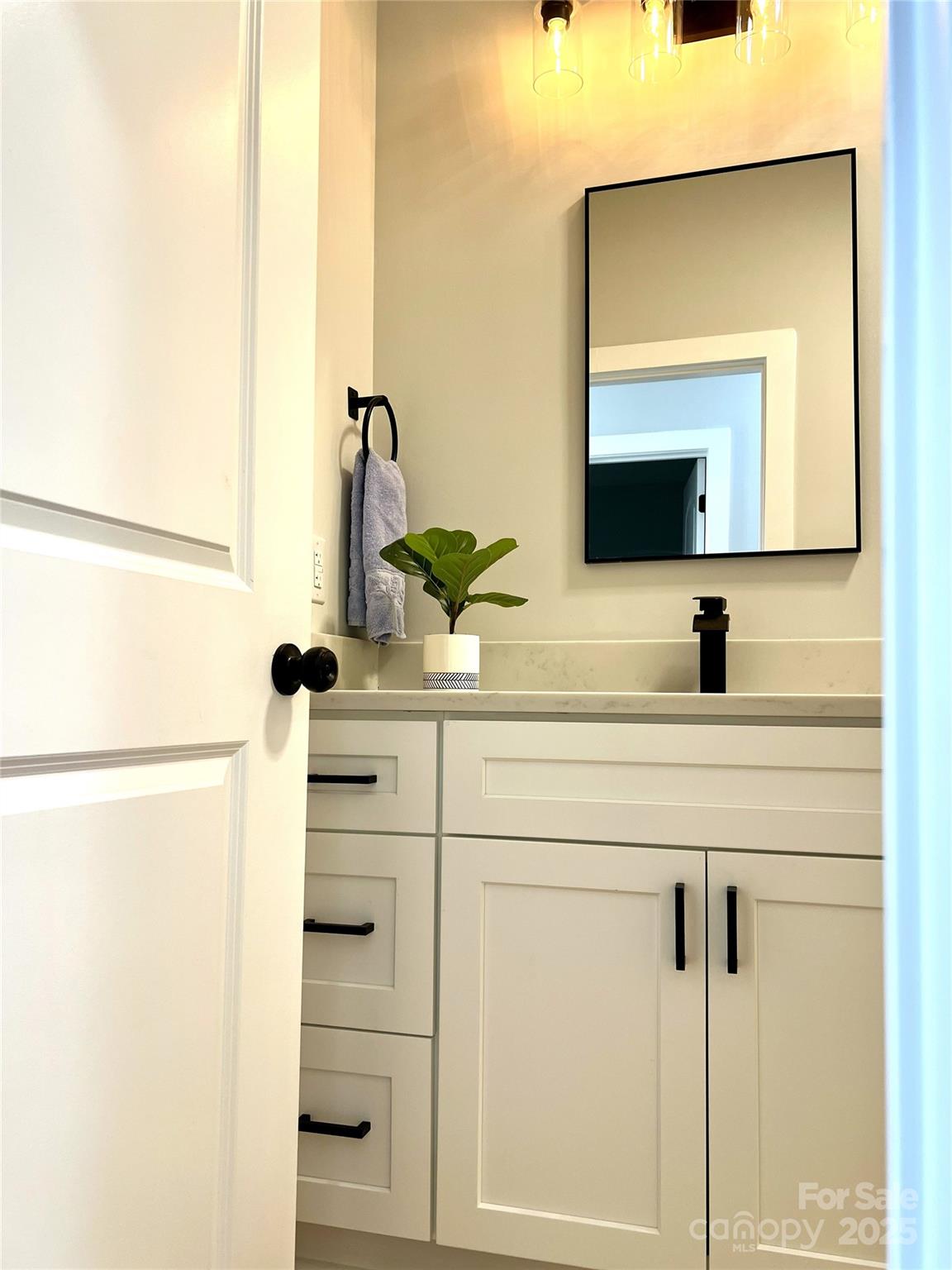 502 S Skyland Drive Property Photo 23