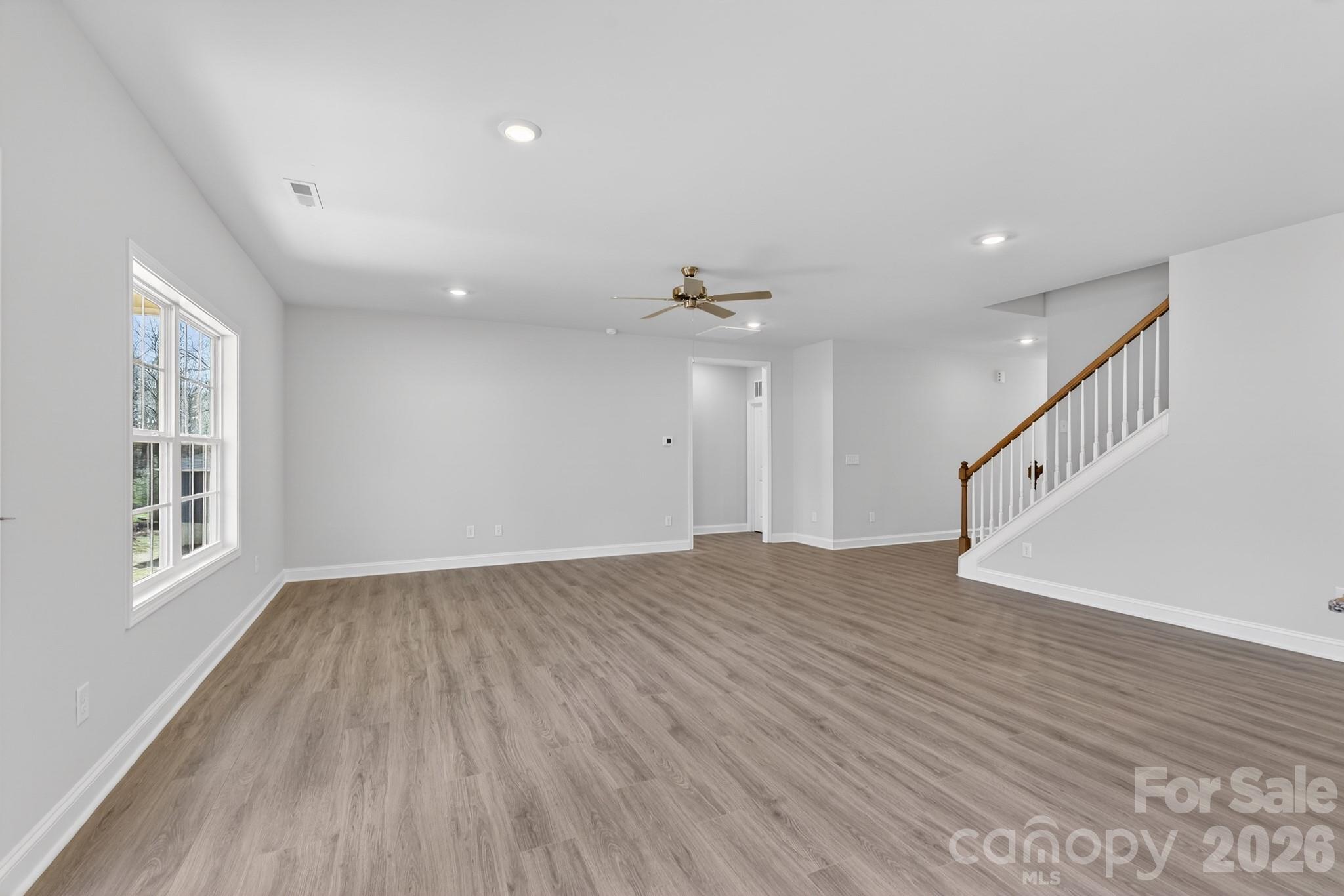 2911 Waterford Lane 35 B Property Photo 9