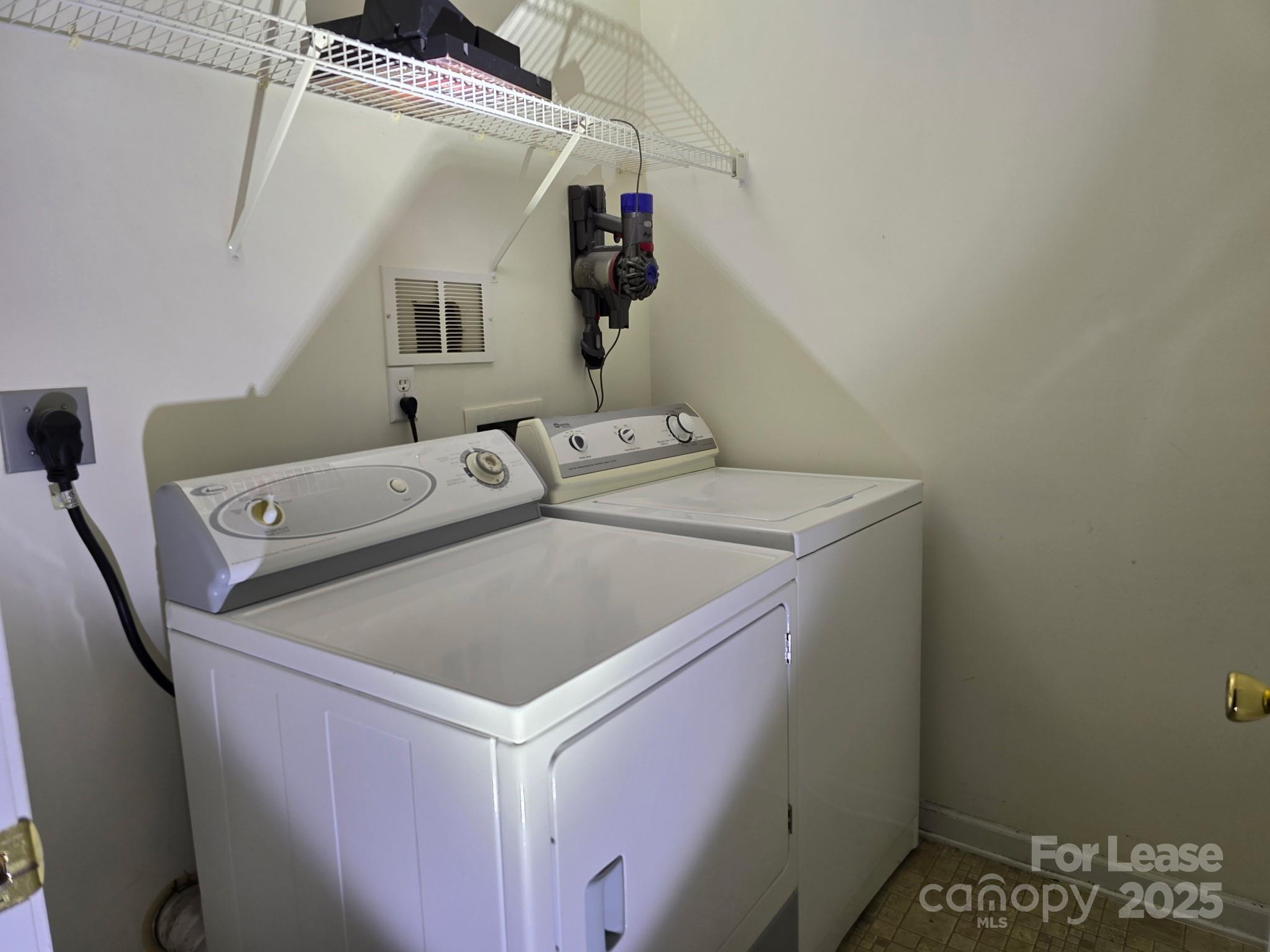 639 Fawnborough Court Property Photo 7