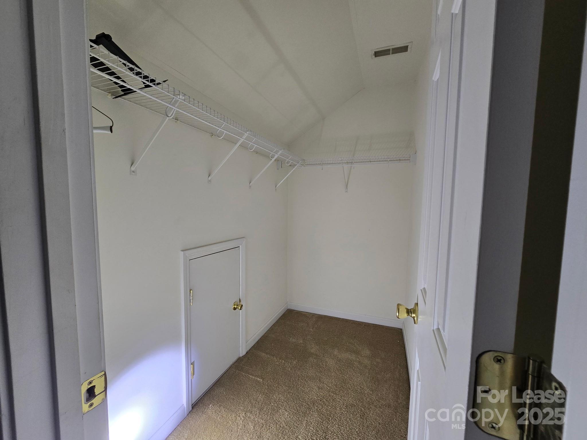 639 Fawnborough Court Property Photo 8