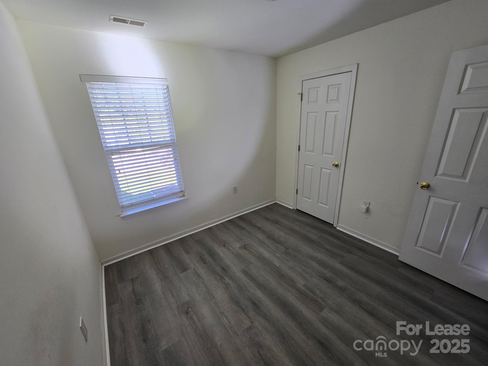 639 Fawnborough Court Property Photo 9