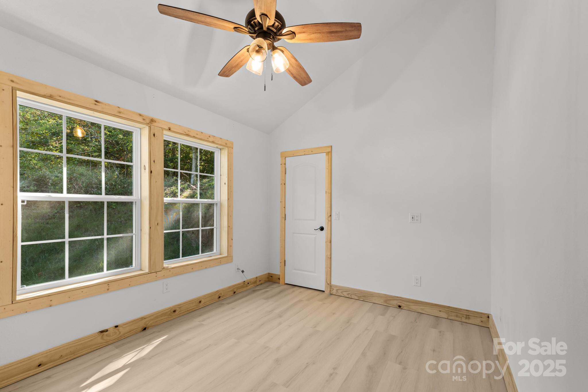 1036 Williamsburg Drive Property Photo 19