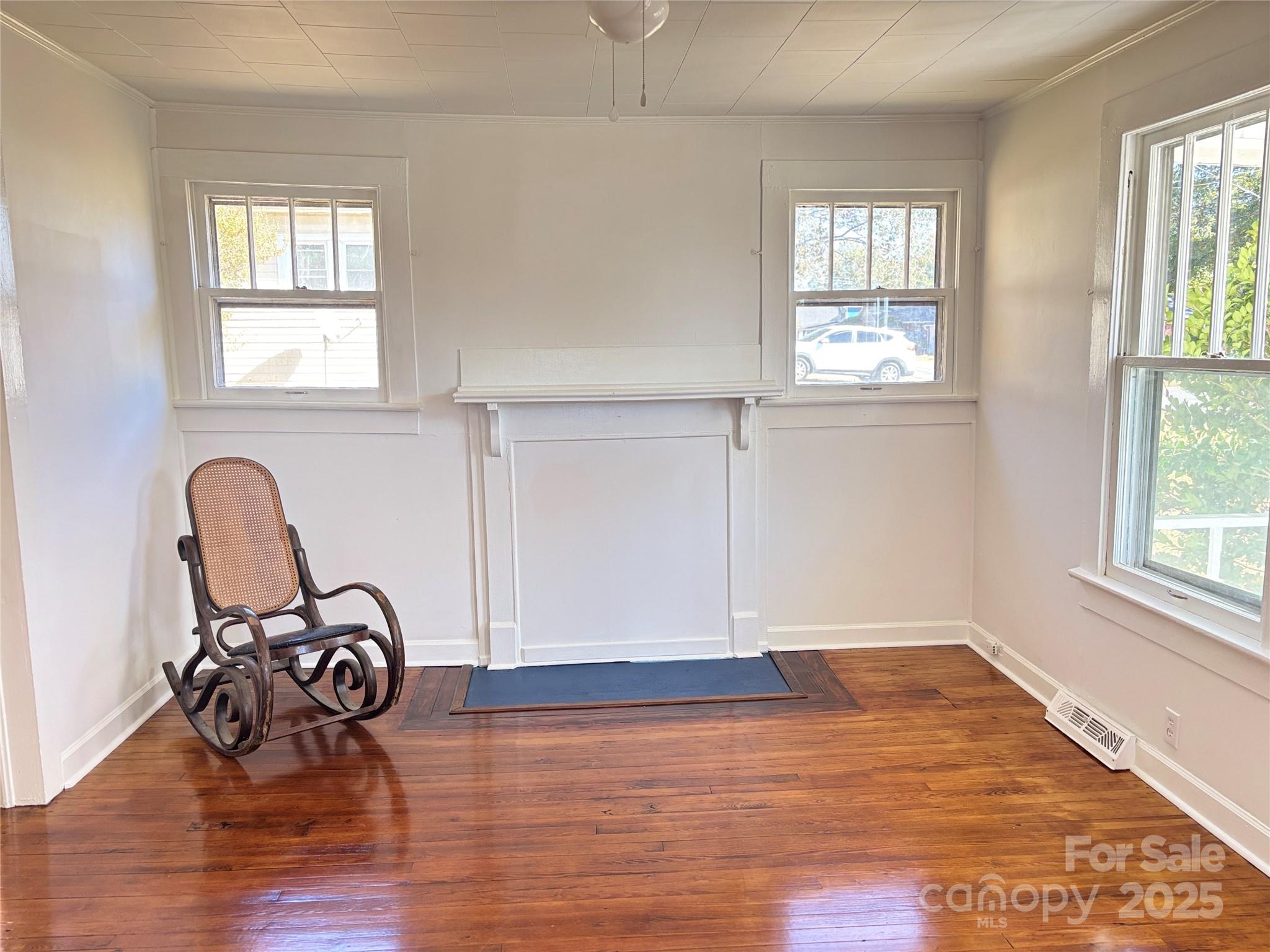 212 Kimball Street Property Photo 4