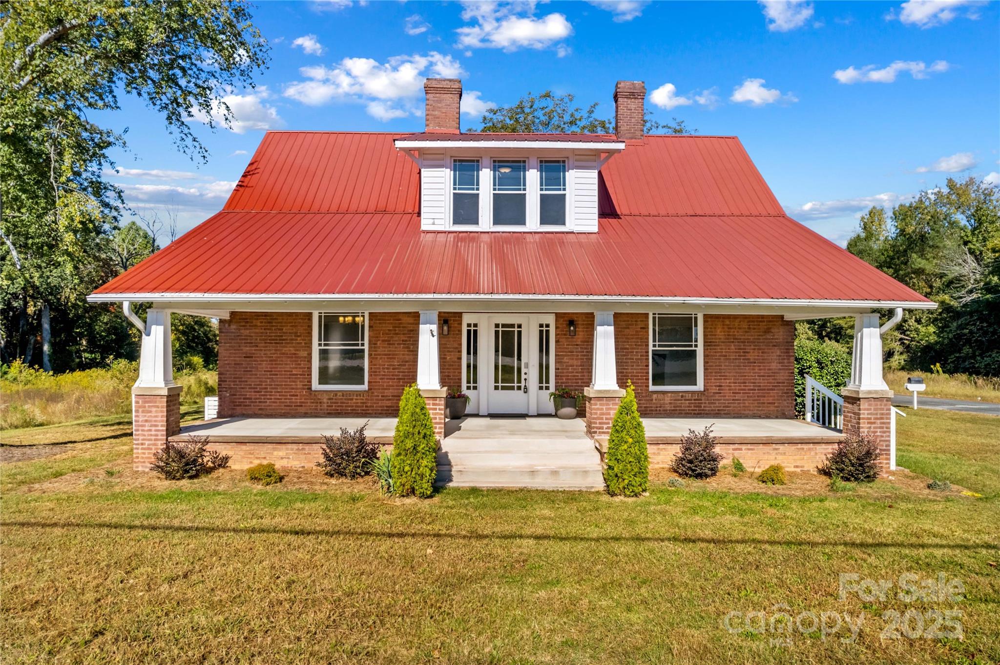 1675 N Main Street Property Photo 1