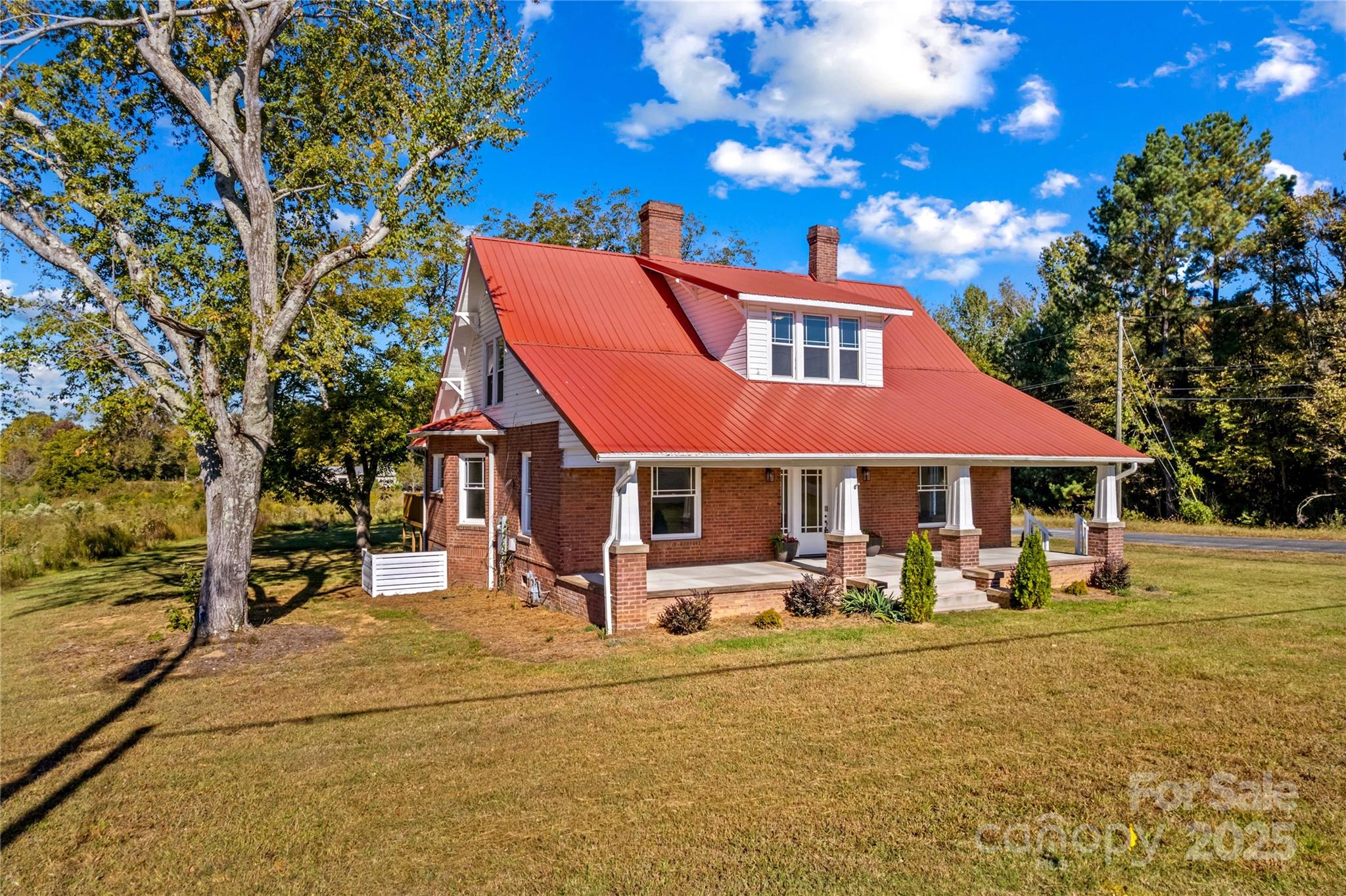 1675 N Main Street Property Photo 2