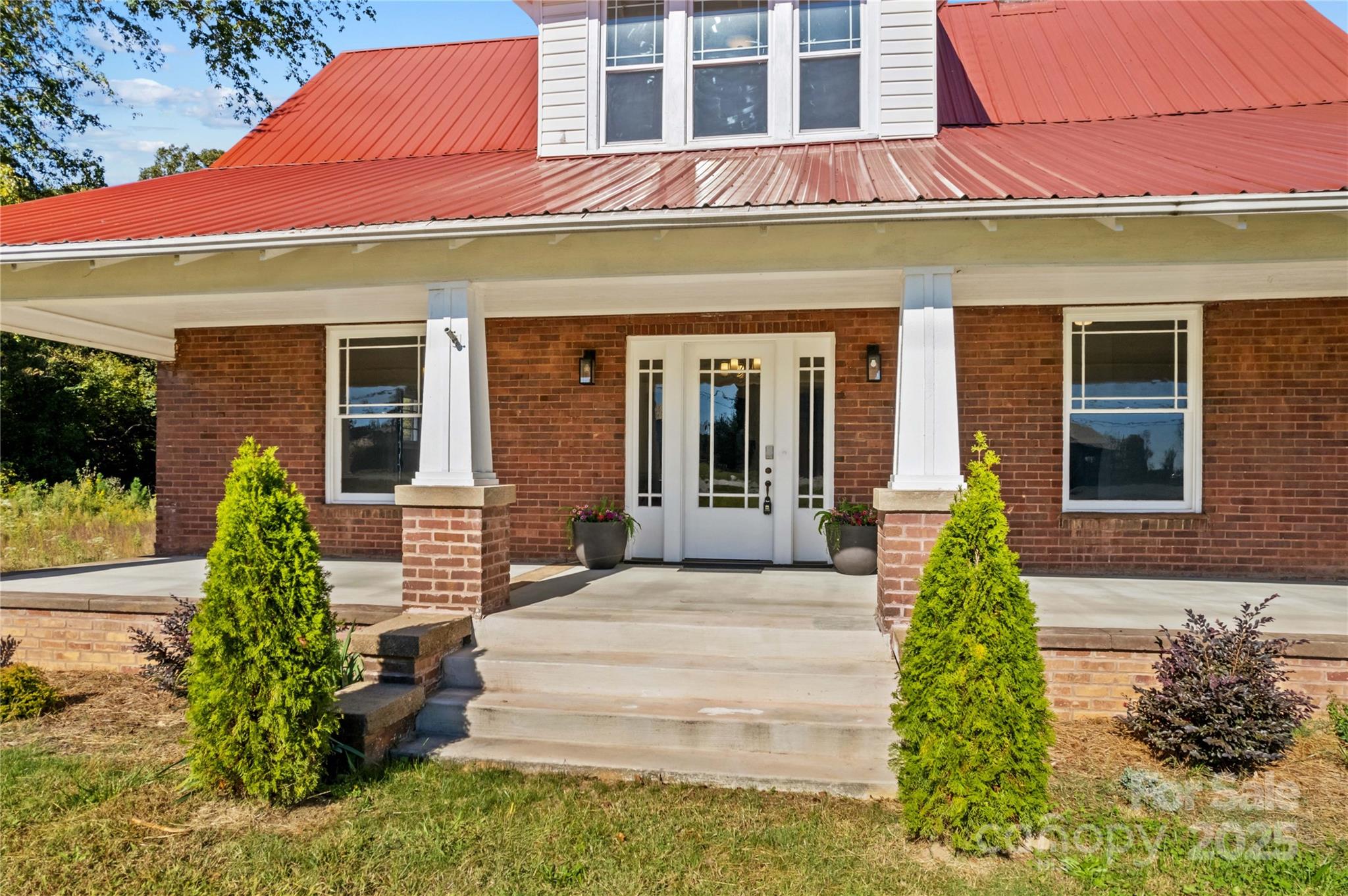 1675 N Main Street Property Photo 4