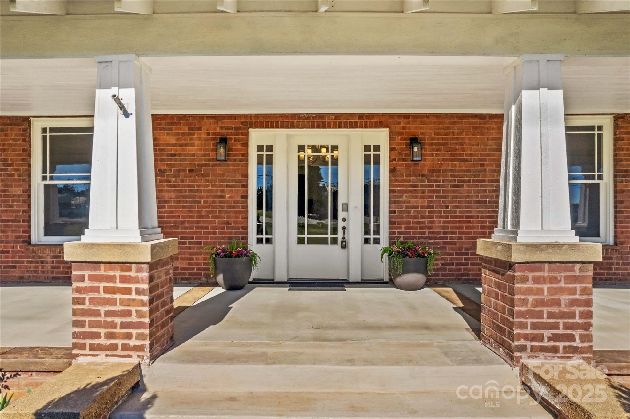 1675 N Main Street Property Photo 5