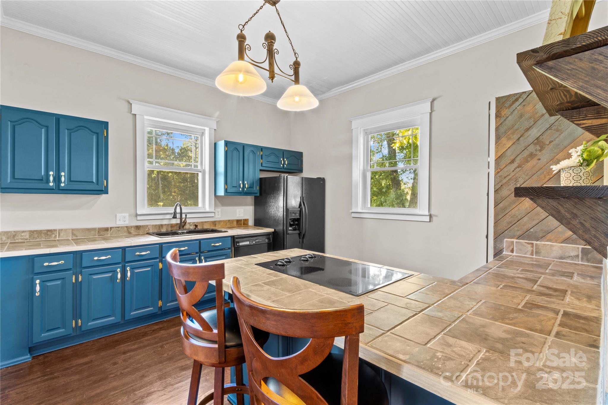 1675 N Main Street Property Photo 7