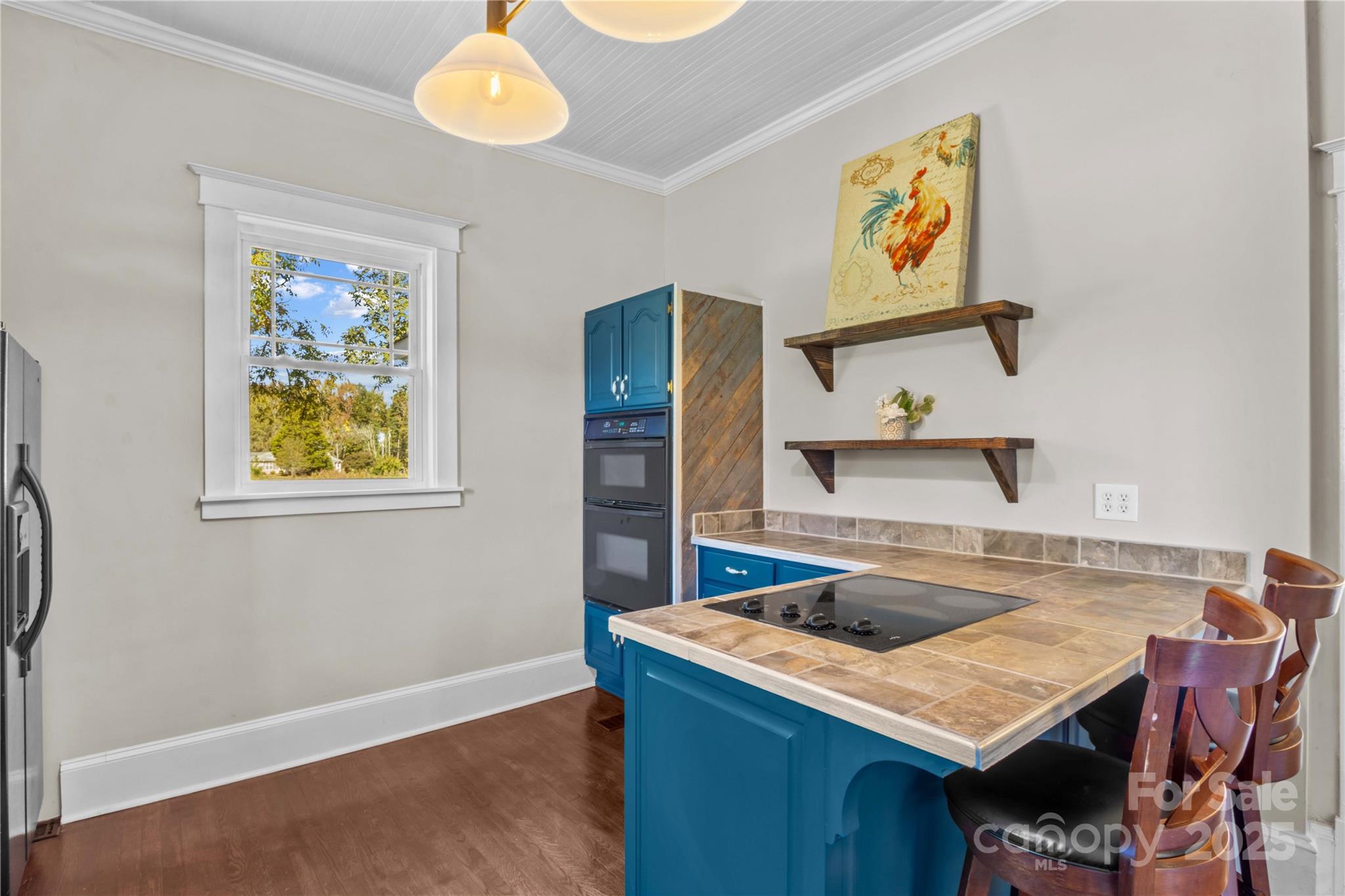 1675 N Main Street Property Photo 8