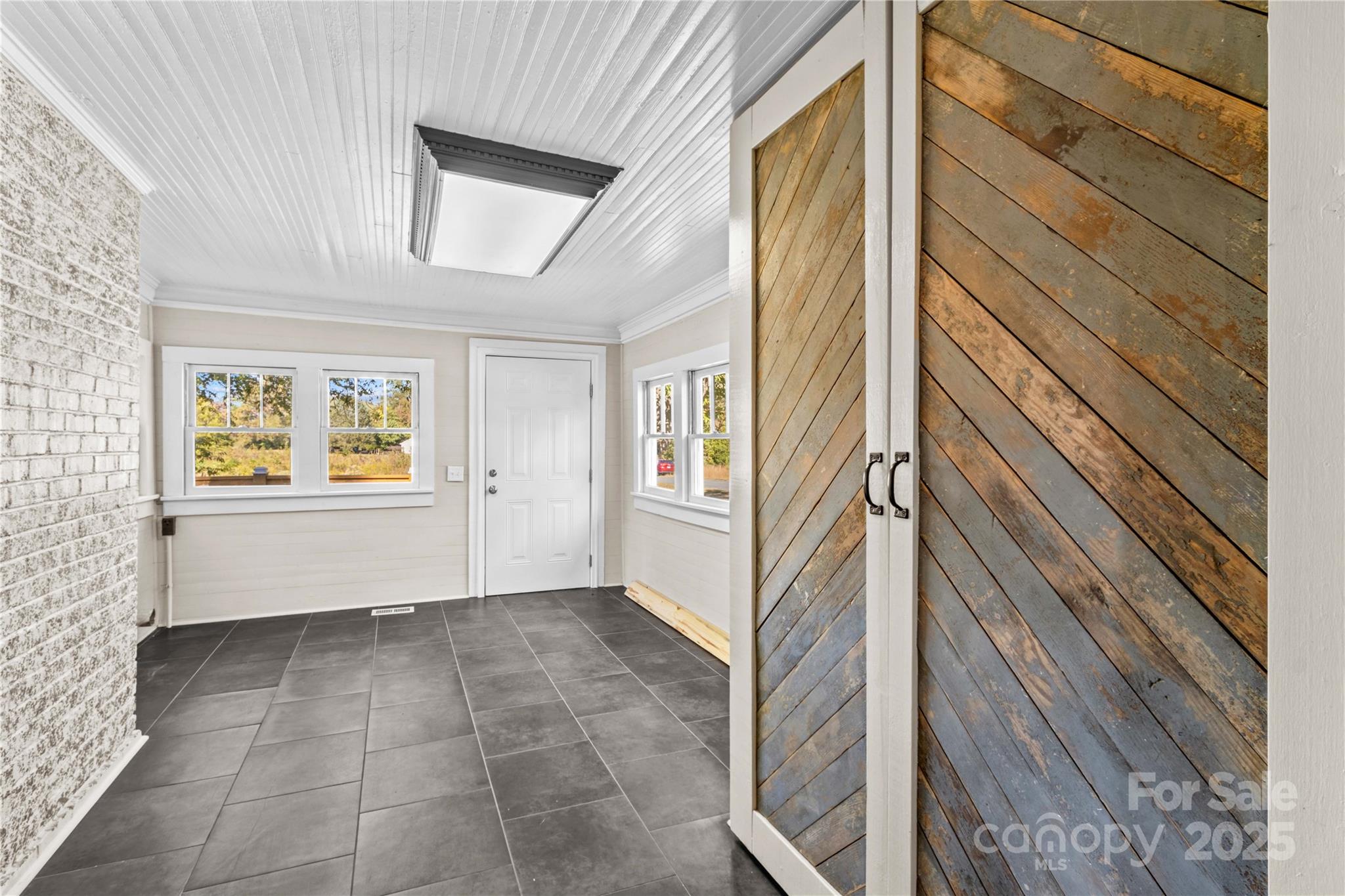 1675 N Main Street Property Photo 11