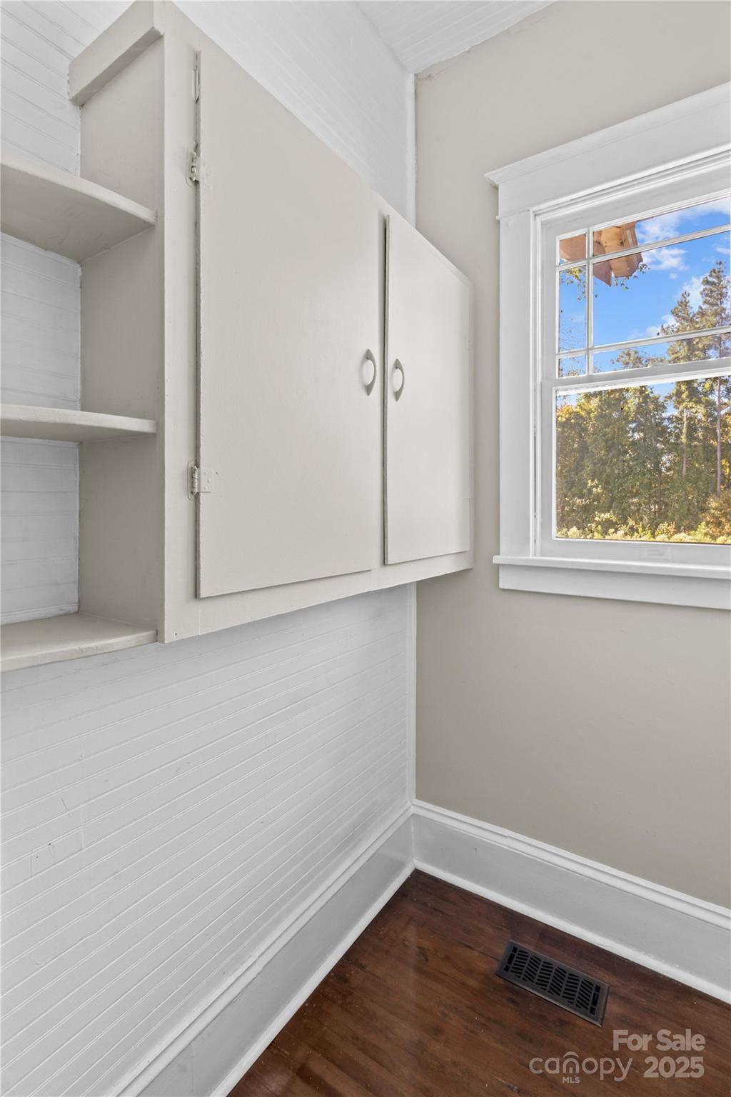 1675 N Main Street Property Photo 17