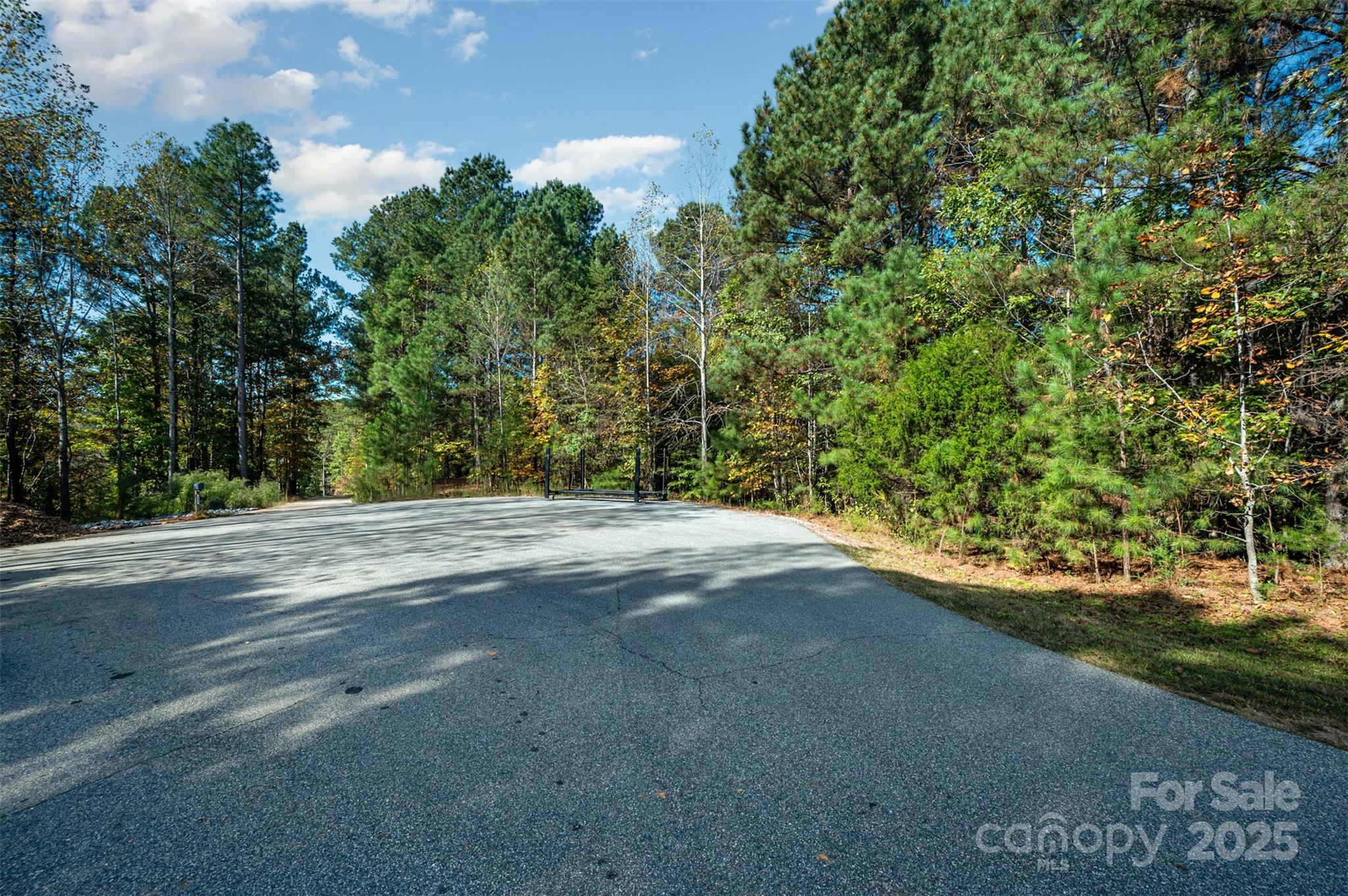 150 Oak Point Lane Property Photo 5