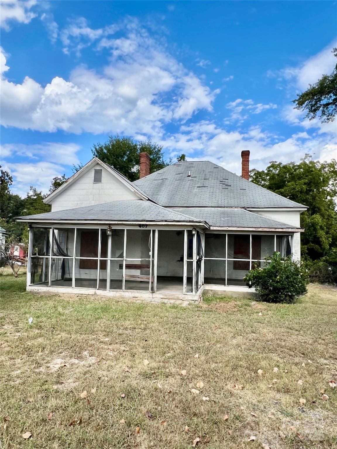 407 Chester Avenue Property Photo 1