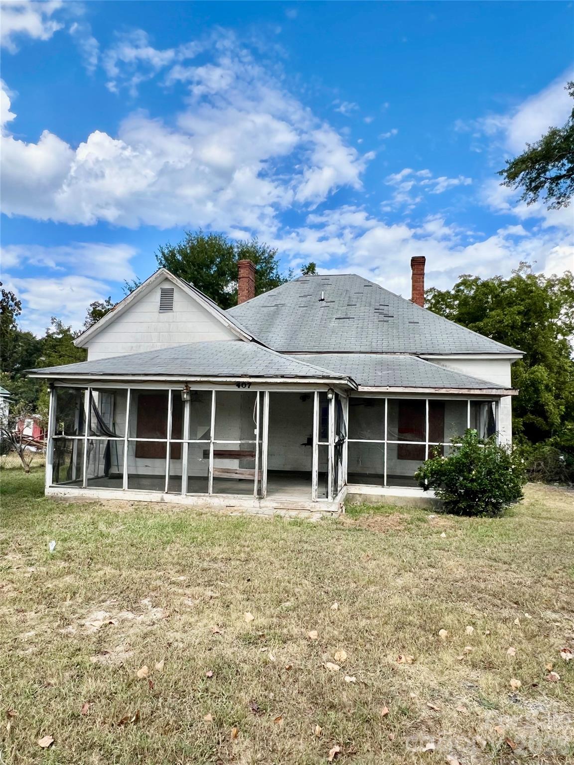 407 Chester Avenue Property Photo 1