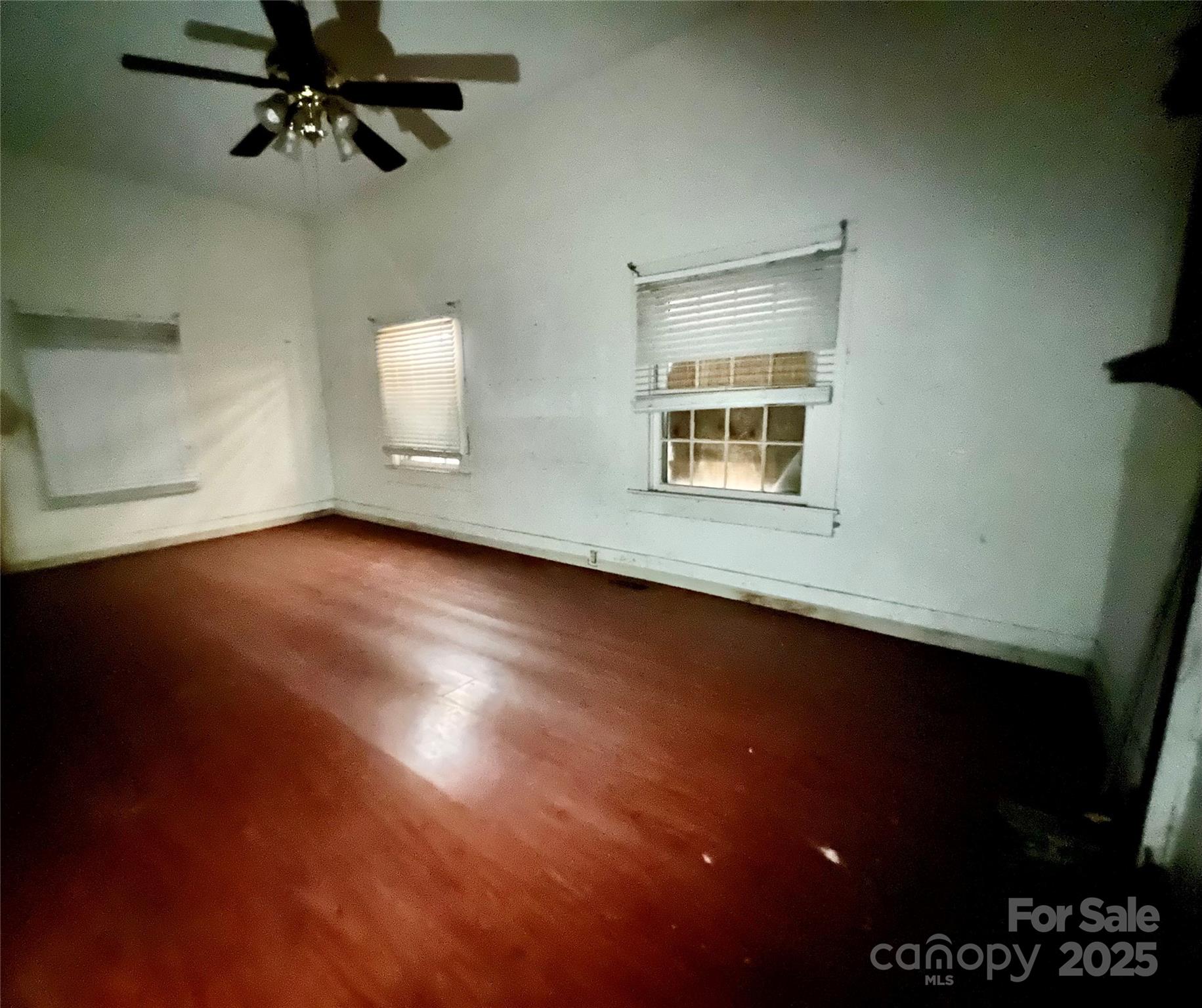 407 Chester Avenue Property Photo 22
