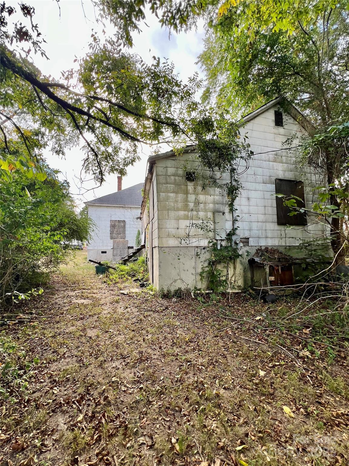 407 Chester Avenue Property Photo 34