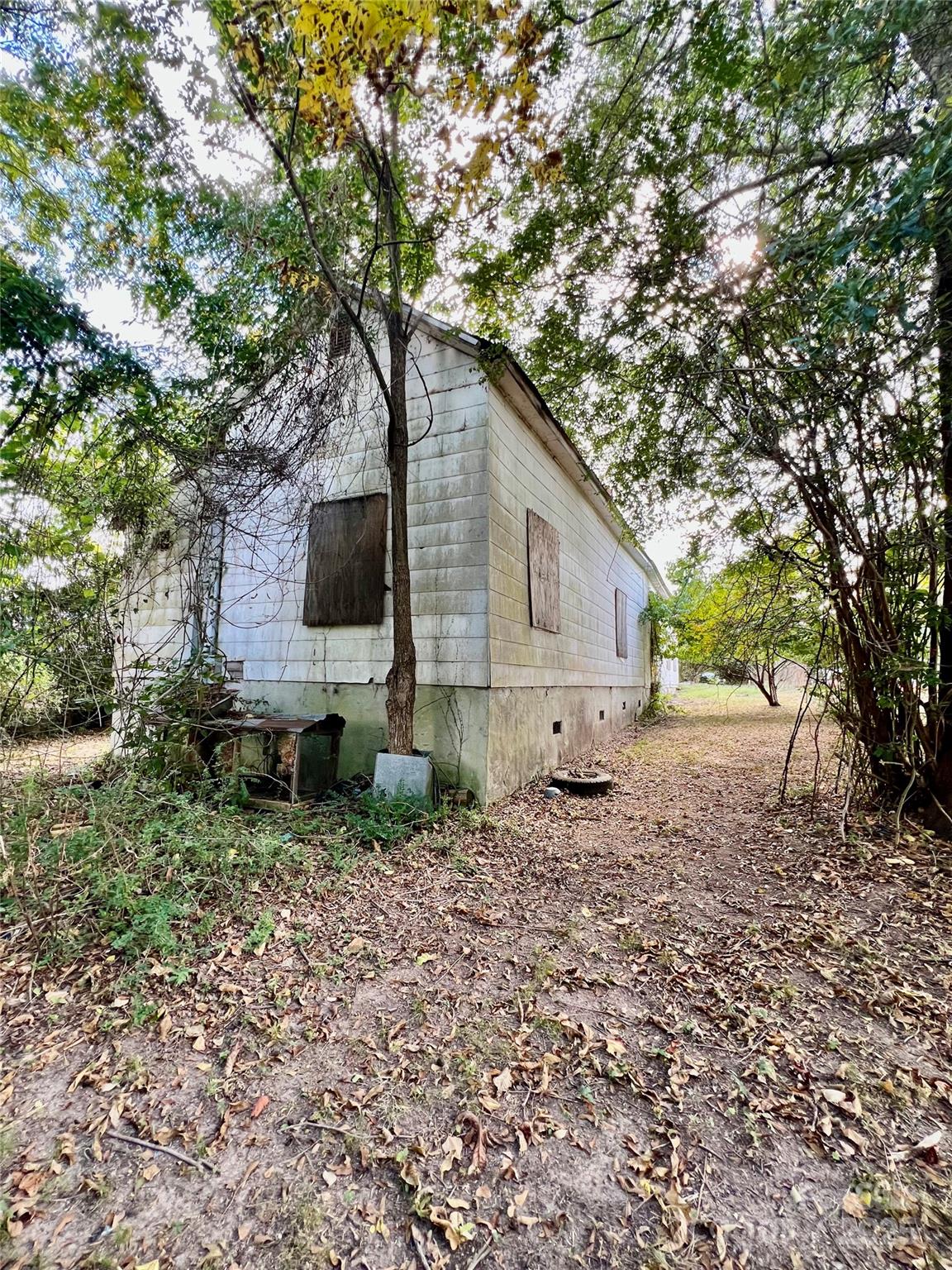 407 Chester Avenue Property Photo 35