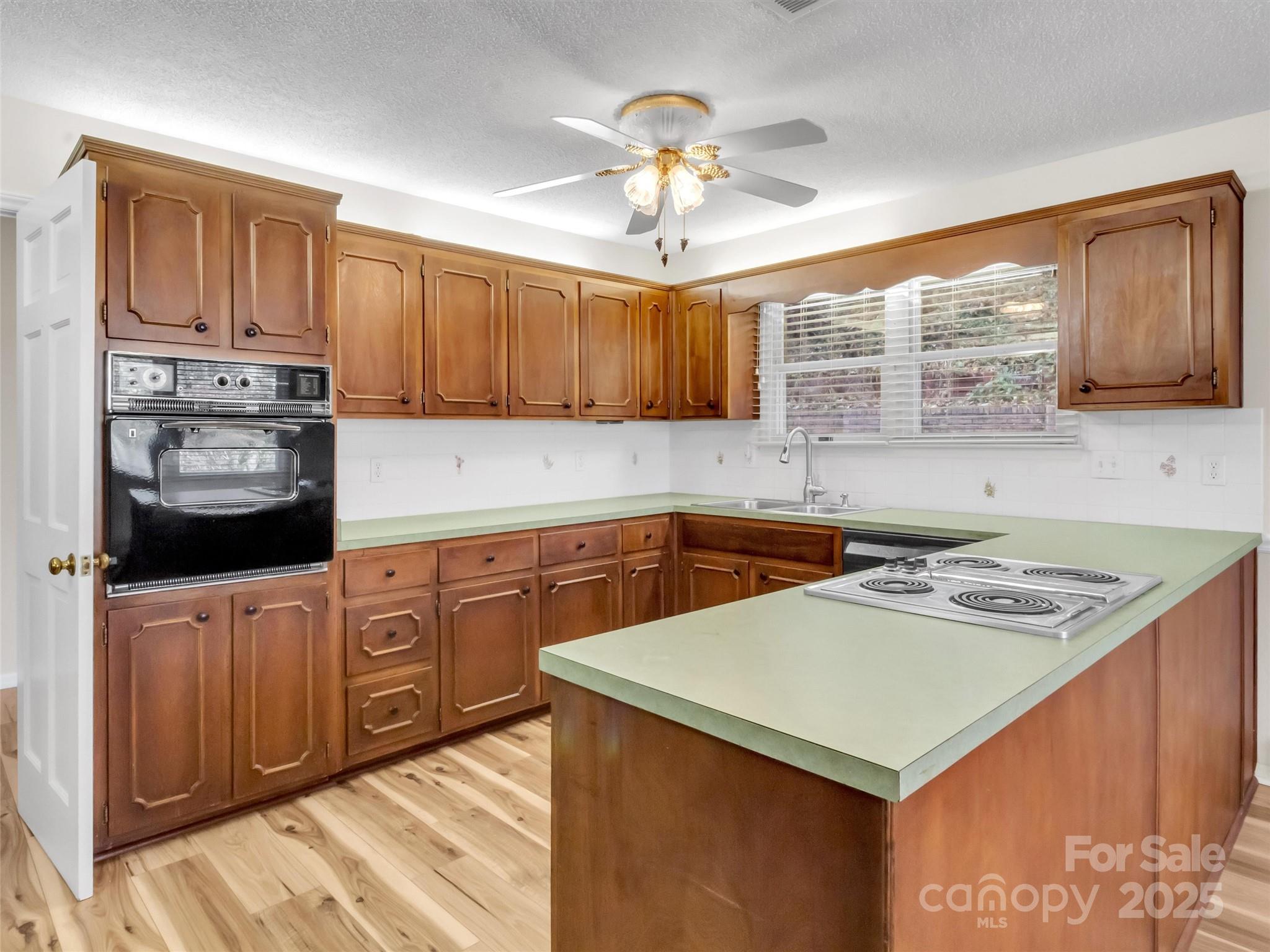 930 Scenic Circle Property Photo 13