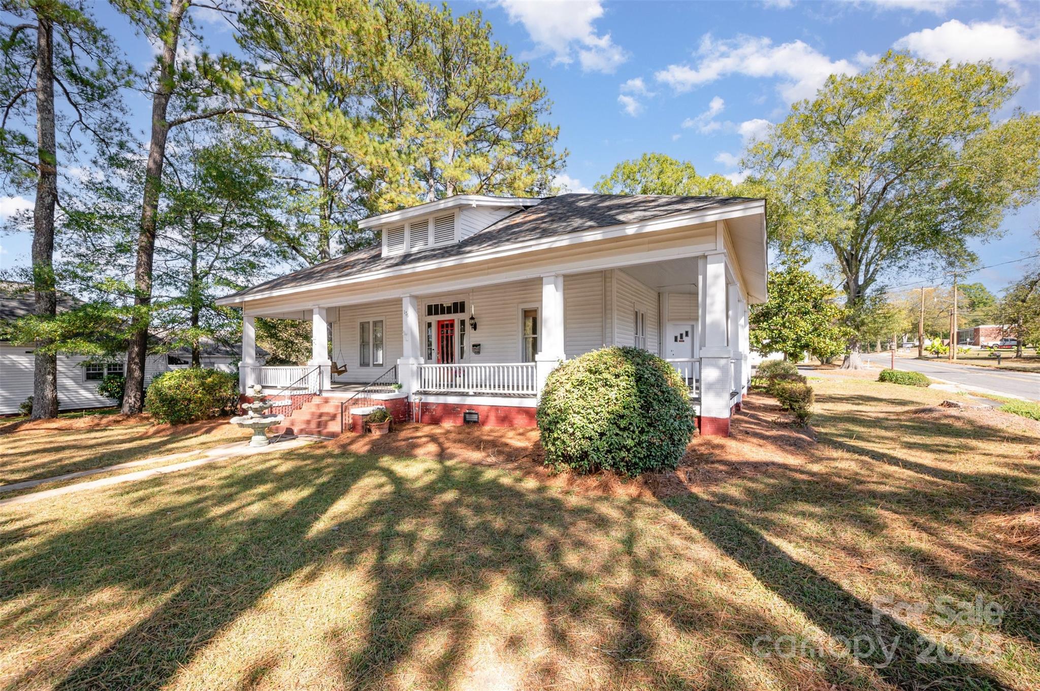 176 Columbia Street Property Photo 1